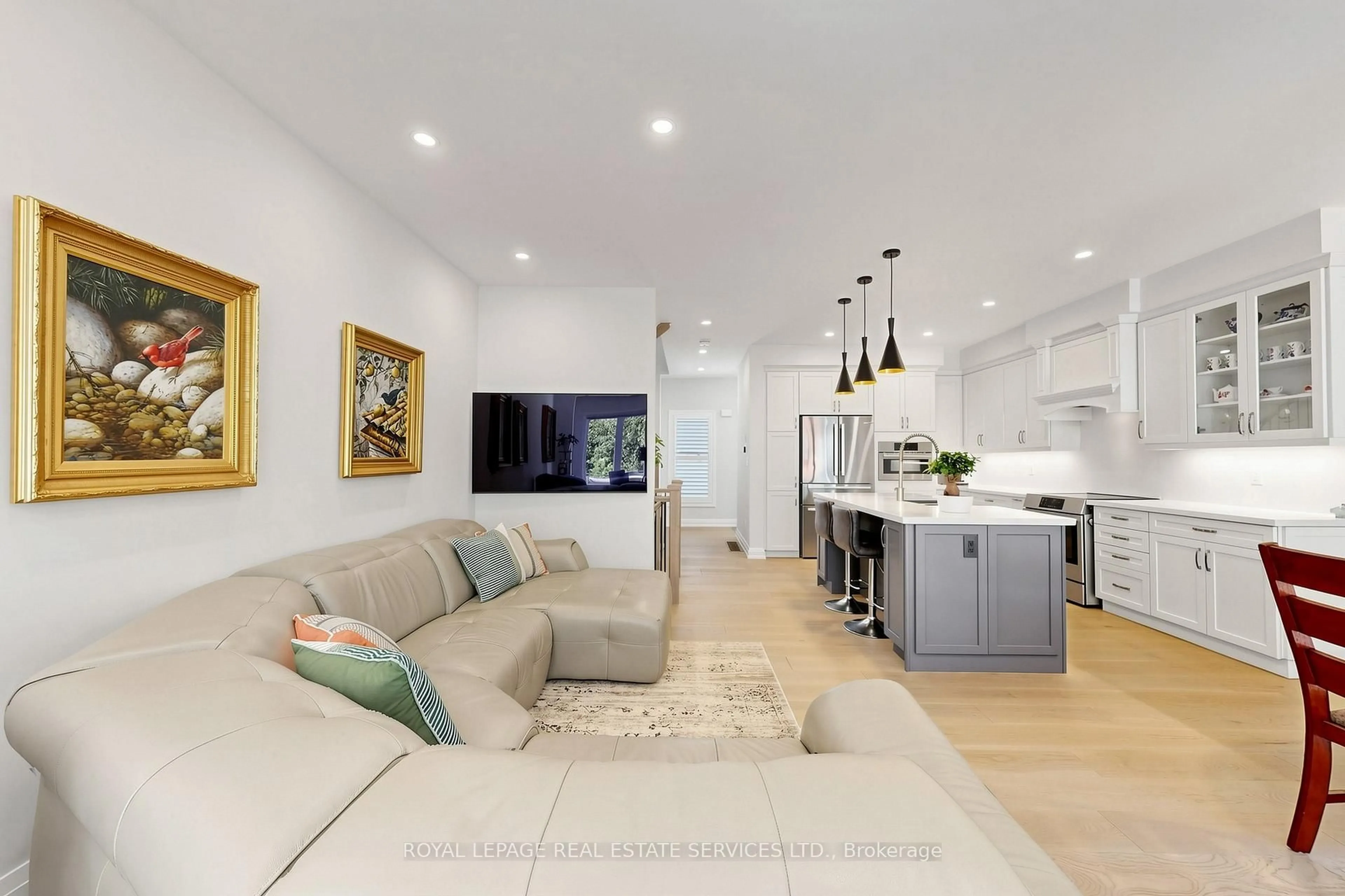 Open concept kitchen, unknown for 19 Summerbeam Way, Brampton Ontario L6Y 6K5