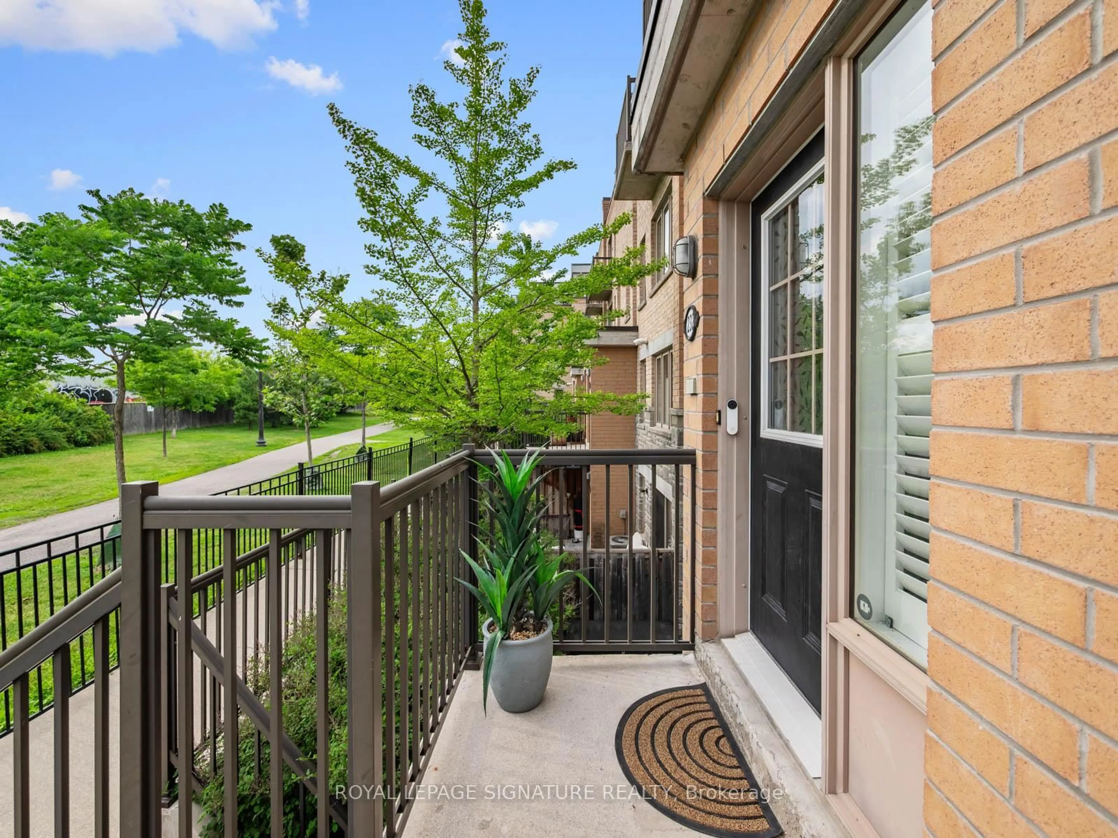 Patio, unknown for 10 Foundry Ave #232, Toronto Ontario M6H 0A6