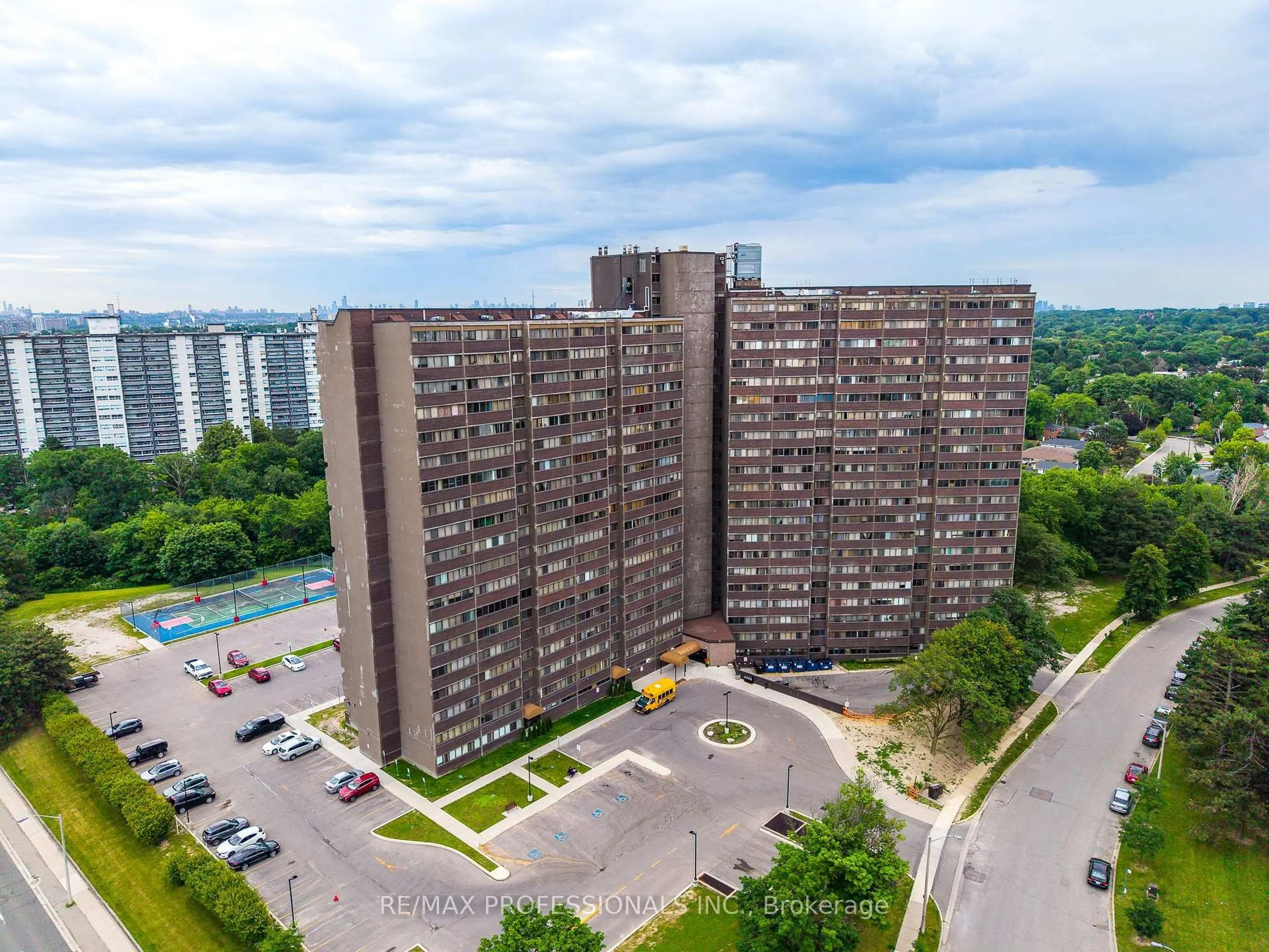 A pic from outside/outdoor area/front of a property/back of a property/a pic from drone, city buildings view from balcony for 11 Wincott Dr #1208, Toronto Ontario M9R 2R9