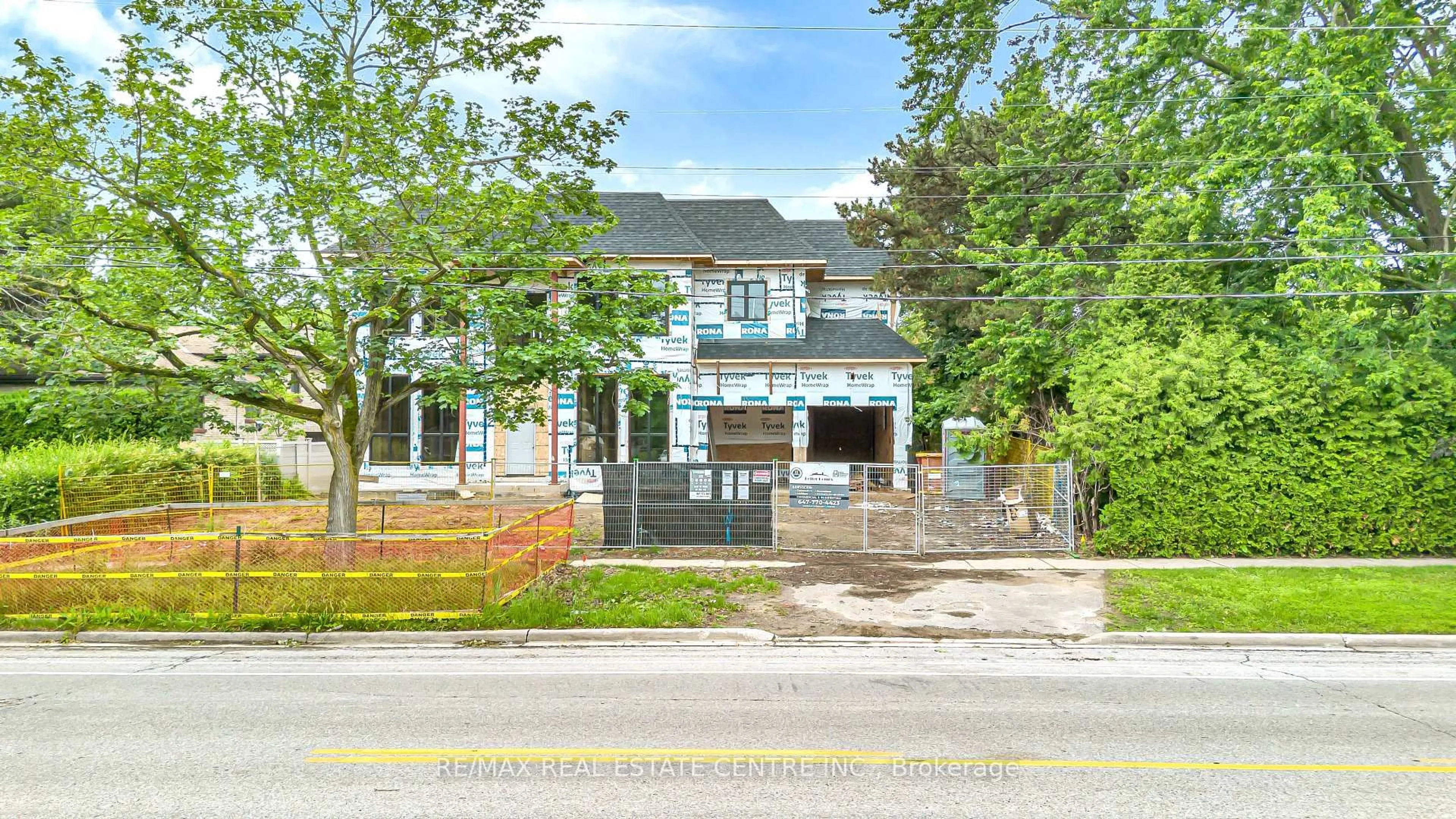 Unknown for 320 Walkers Line, Burlington Ontario L7N 2C7