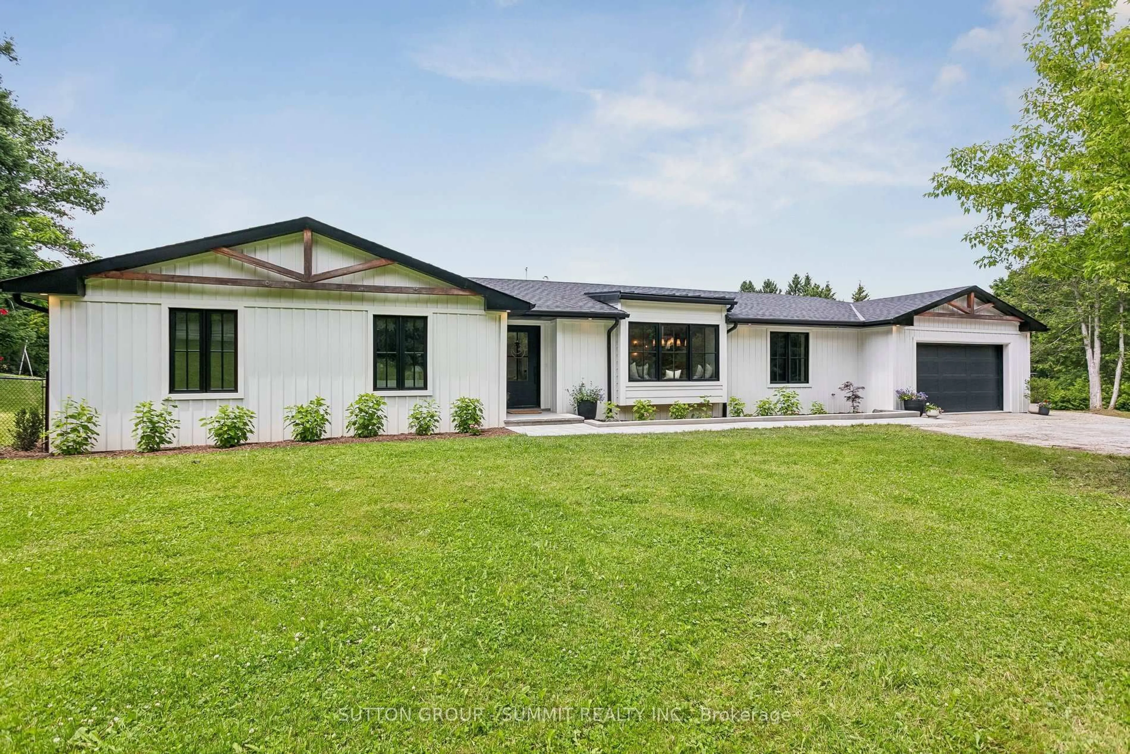 Home with vinyl exterior material, street for 1315 Britannia Rd, Burlington Ontario L7P 0E7