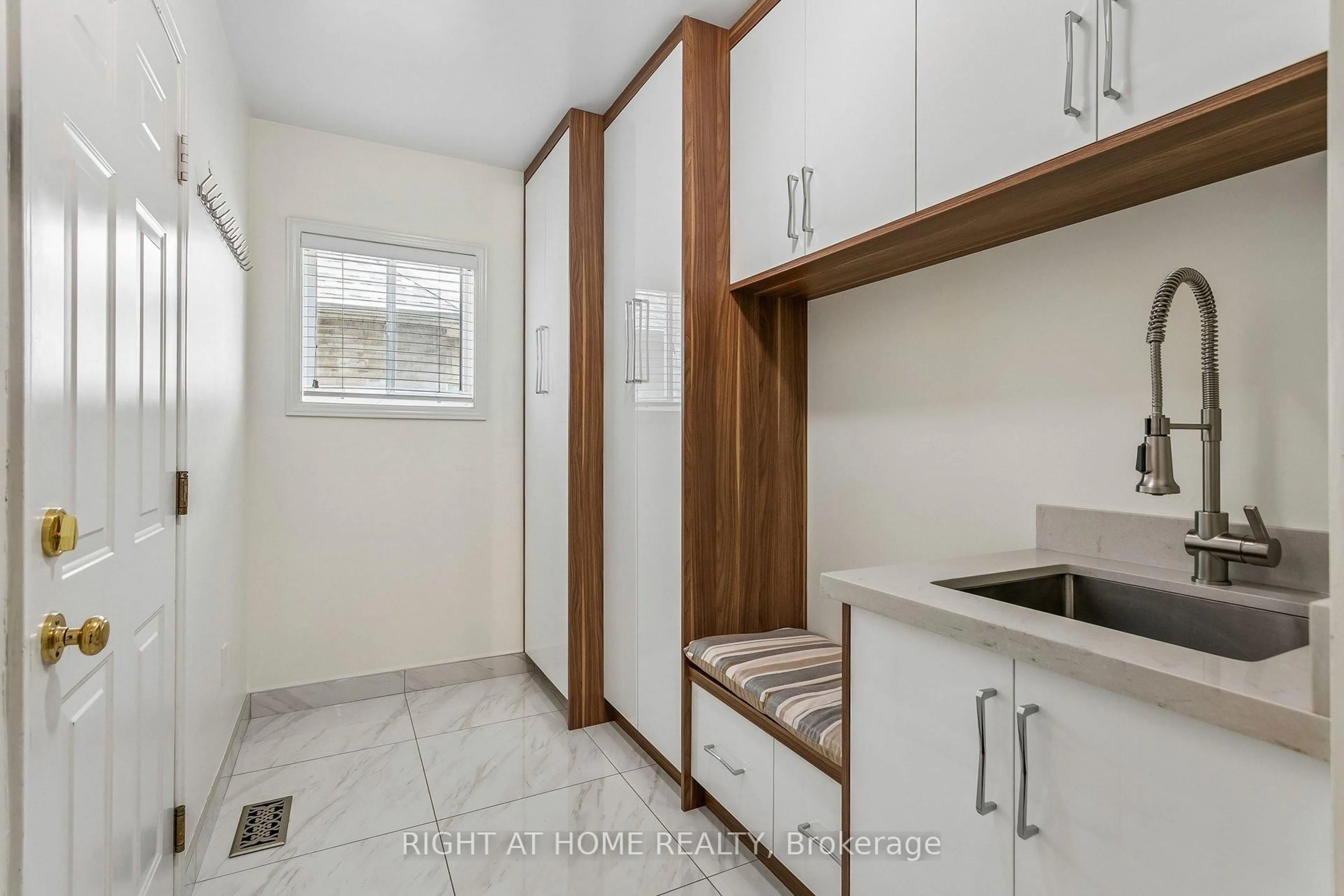 Unknown for 4263 Couples Cres, Burlington Ontario L7M 4Z2