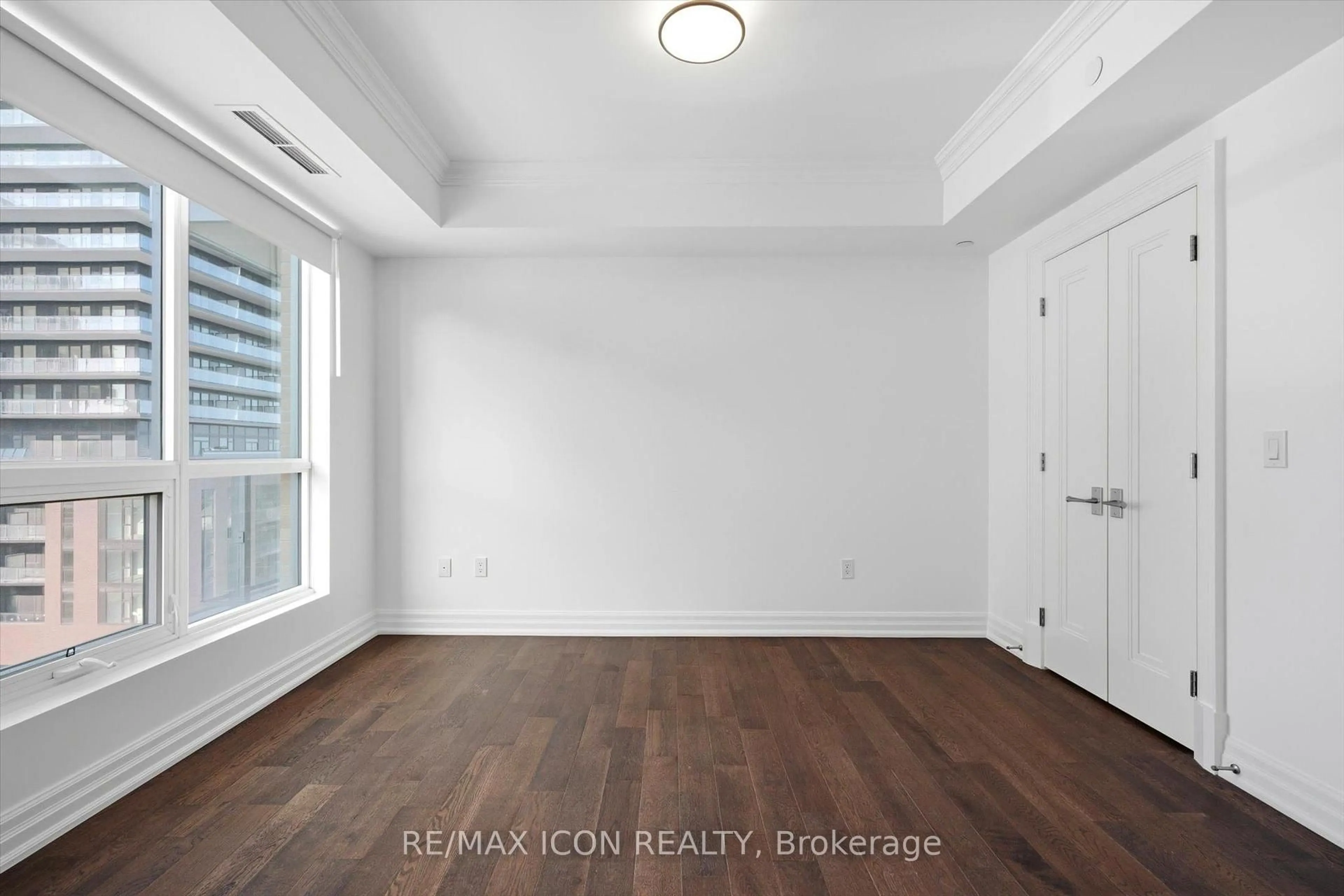 A pic of a room for 2060 Lakeshore Rd #602, Burlington Ontario L7R 0G2