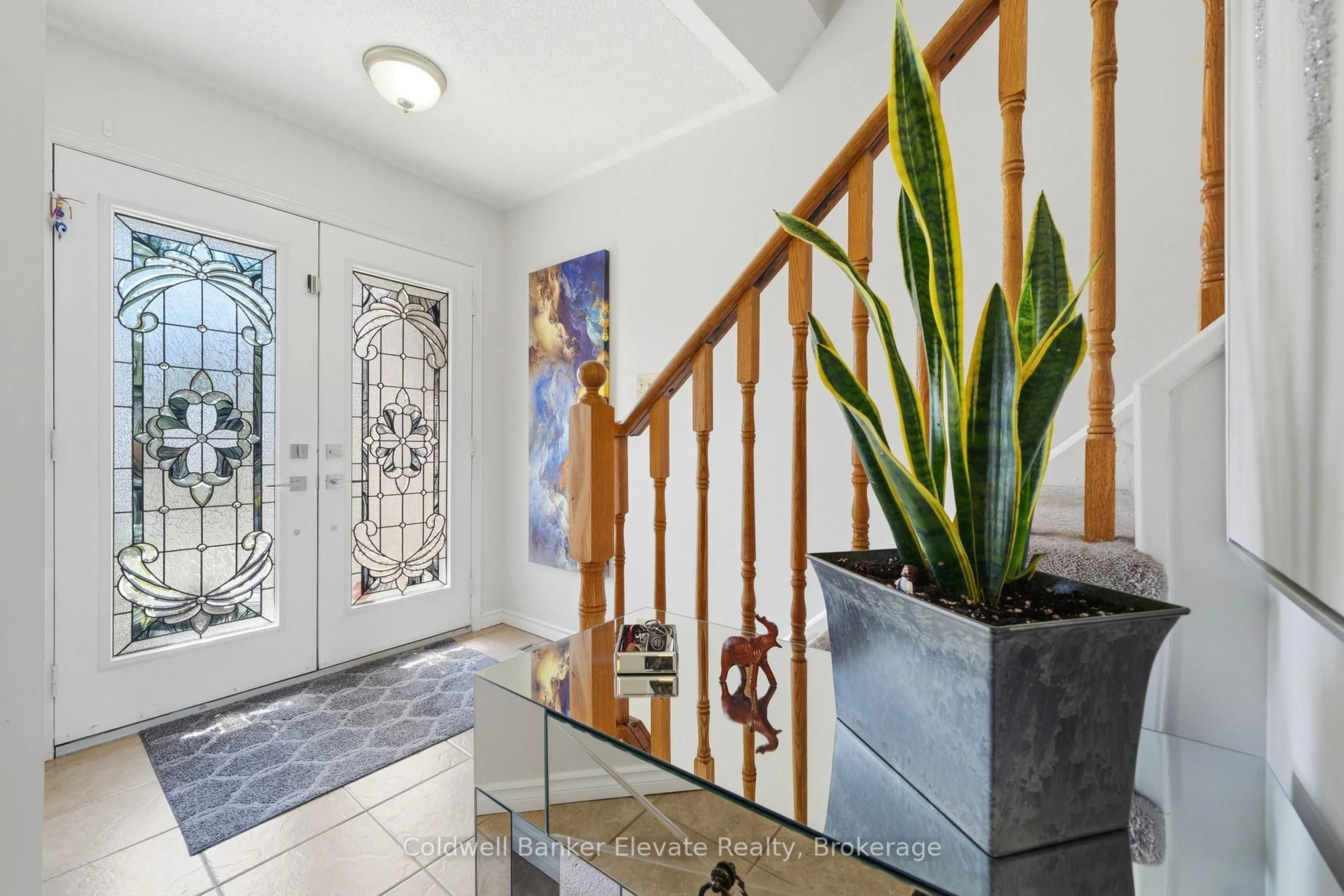 Indoor entryway for 22 Goldenlight Circ, Brampton Ontario L6X 4N6