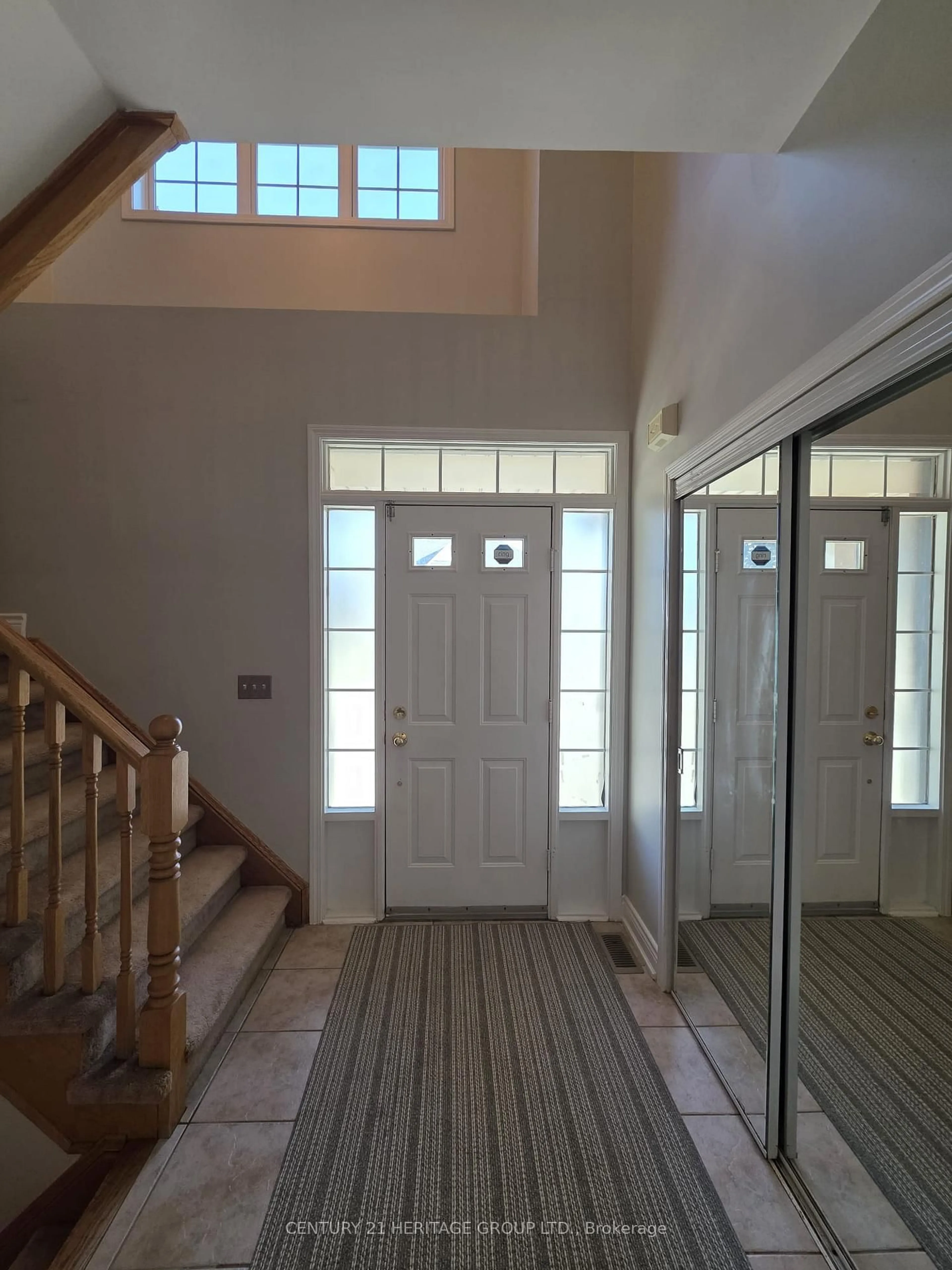 Indoor foyer for 52 Brock Dr, Brampton Ontario L6P 1A2