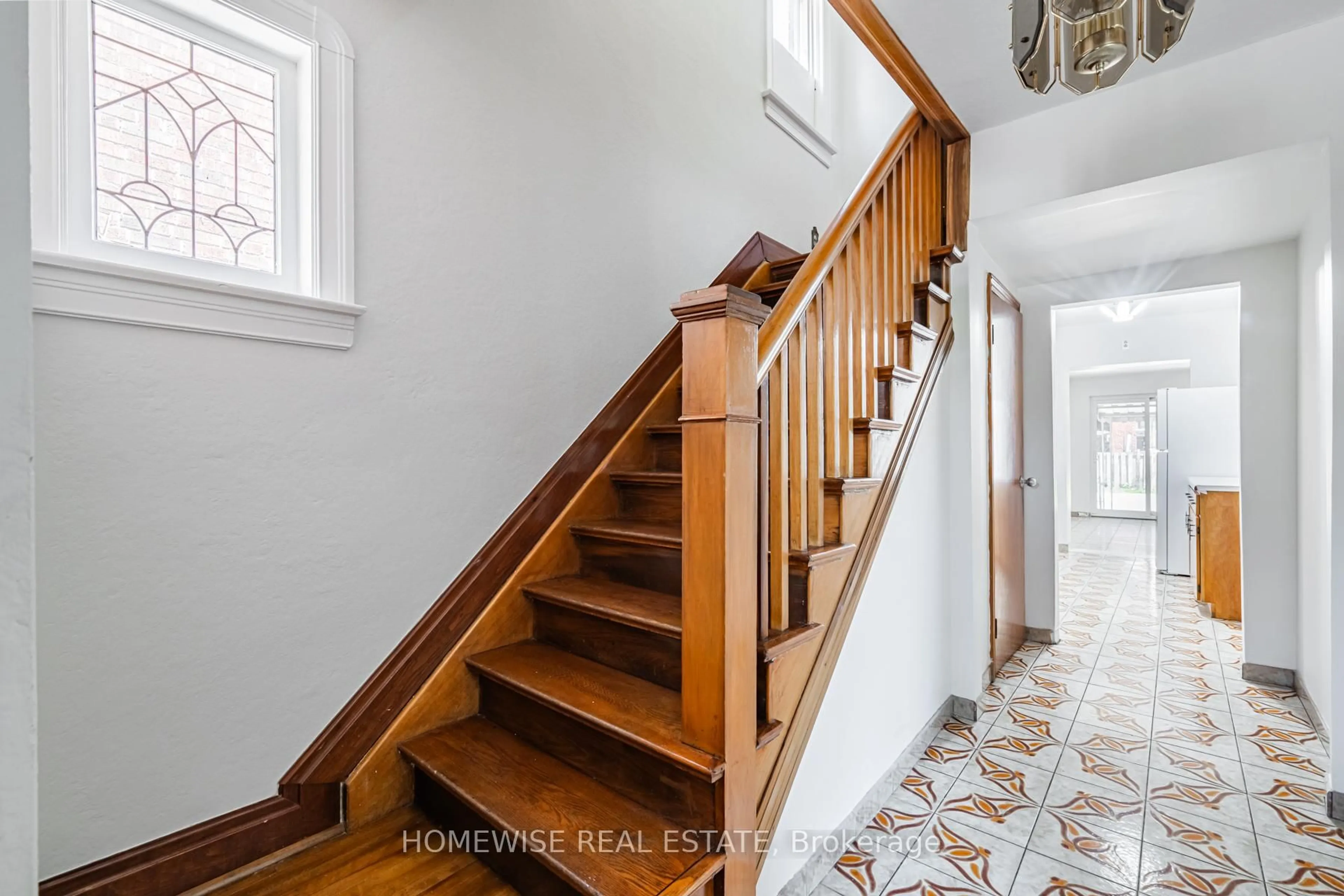 Stairs for 25 Marlee Ave, Toronto Ontario M6E 3B1