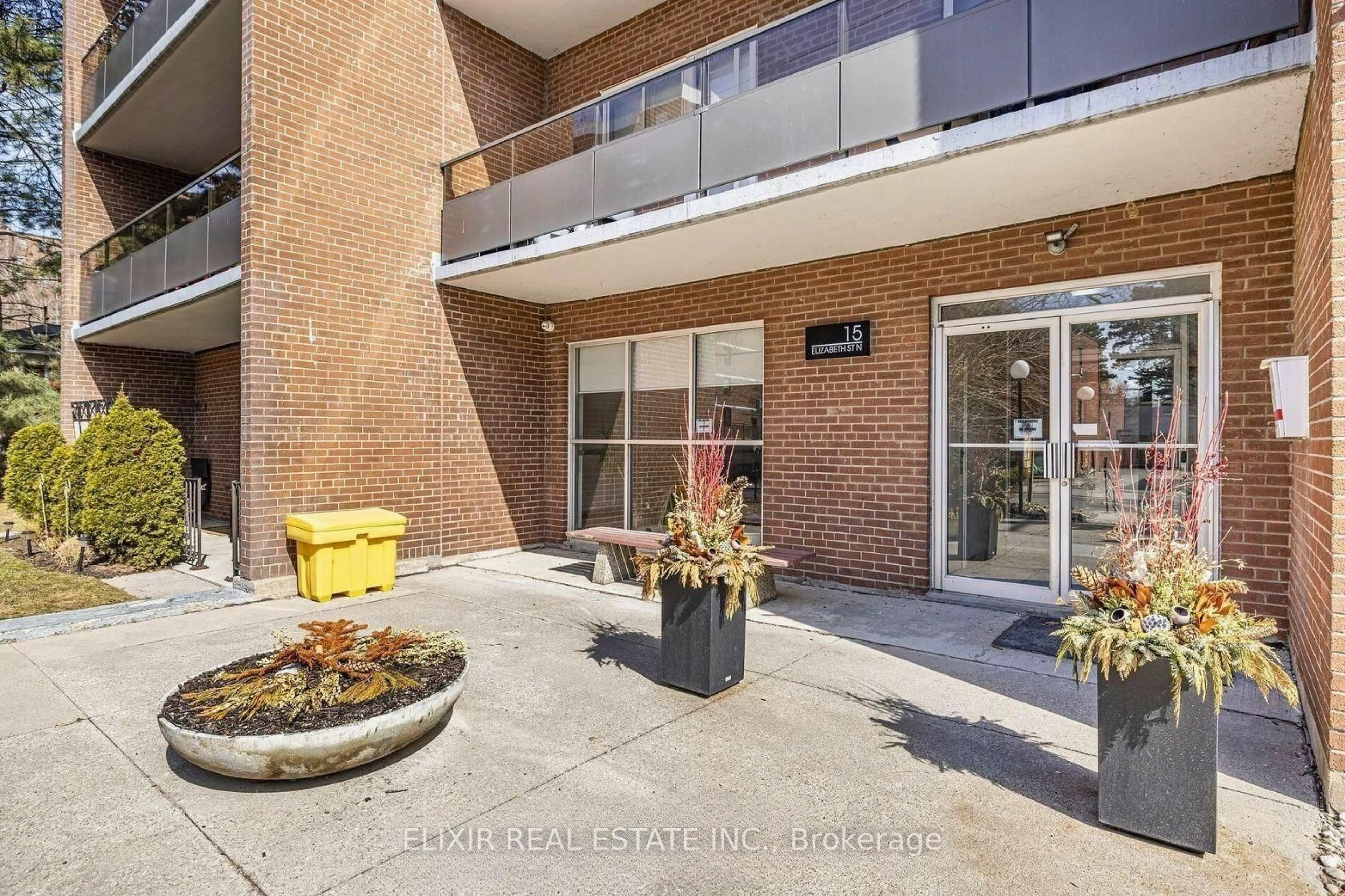 Unknown for 15 Elizabeth St #605, Mississauga Ontario L5G 2Z3