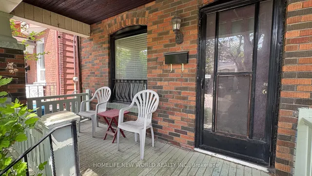 8 Burnfield Ave, Toronto 4