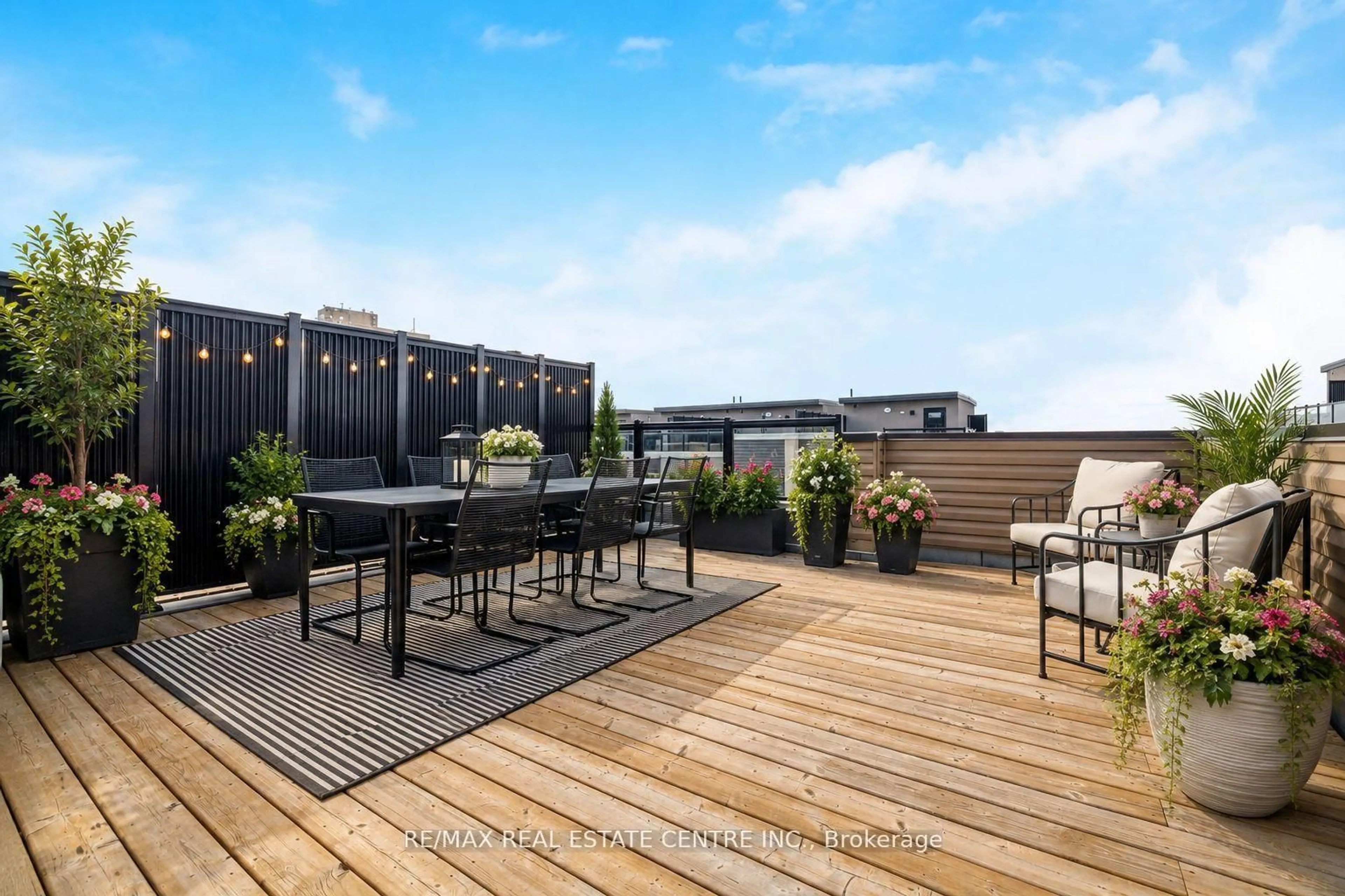 Patio, unknown for 3409 Ridgeway Dr #18, Mississauga Ontario L5L 0B9