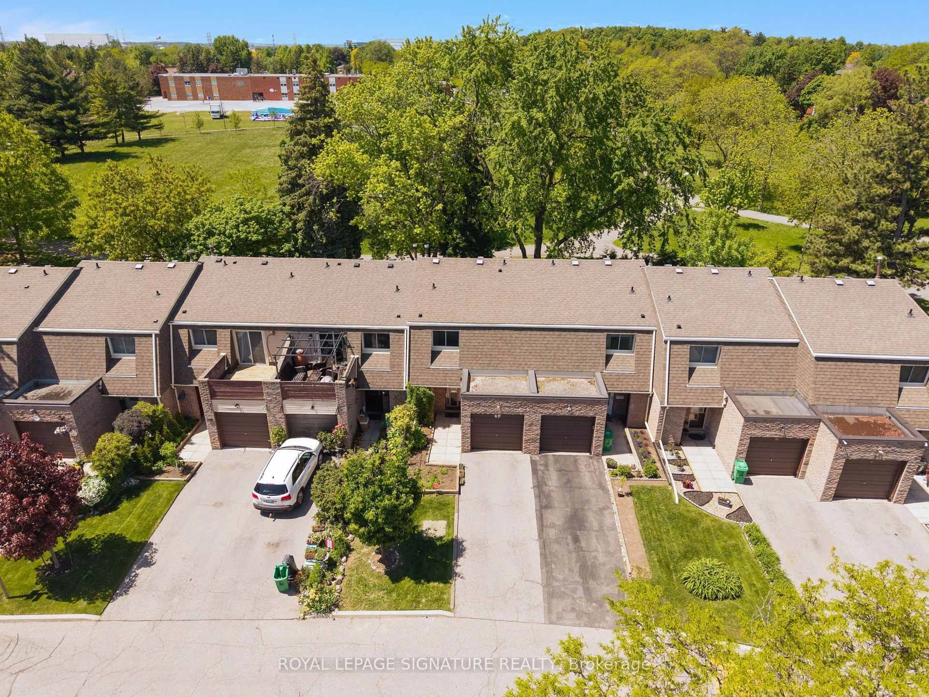A pic from outside/outdoor area/front of a property/back of a property/a pic from drone, street for 7430 Copenhagen Rd #49, Mississauga Ontario L5N 1Z9