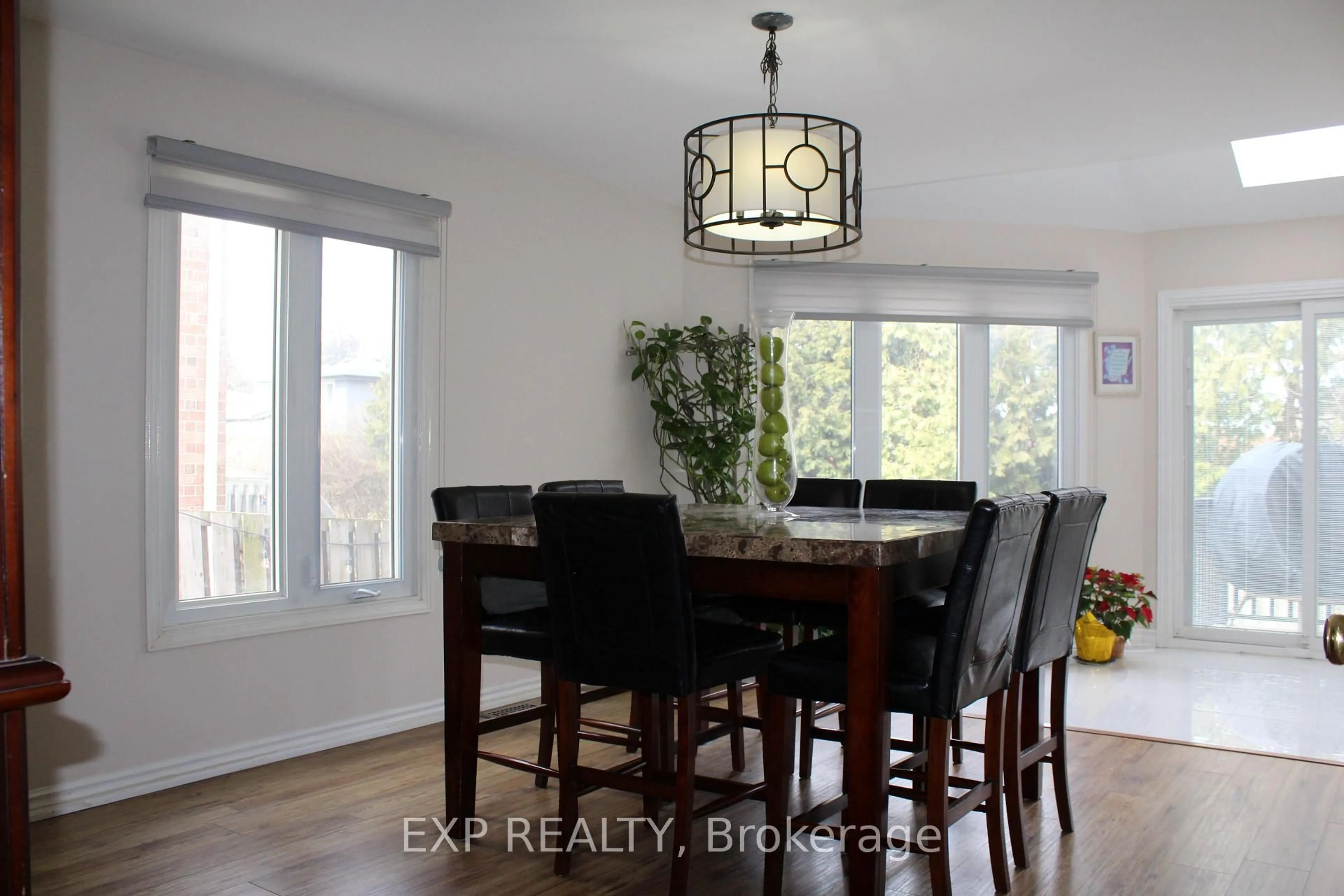 Dining room, wood/laminate floor for 48 Howell St, Brampton Ontario L6Y 3H8