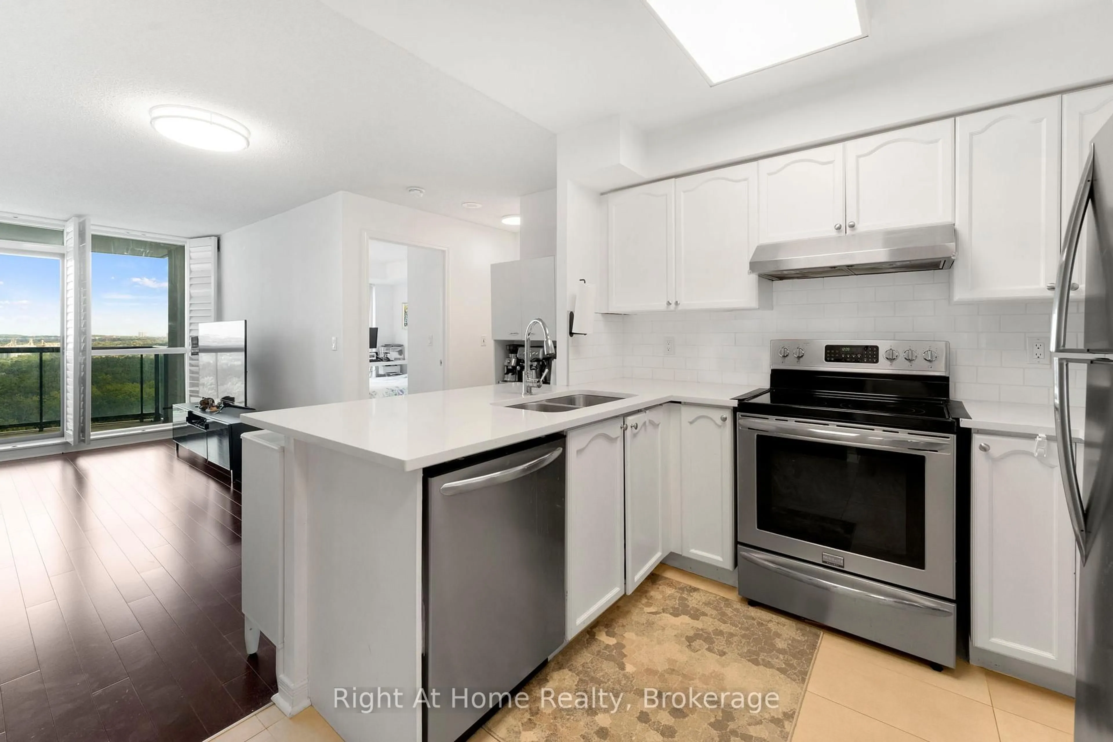 Unknown for 2545 Erin Centre Blvd #1611, Mississauga Ontario L5M 6Z9