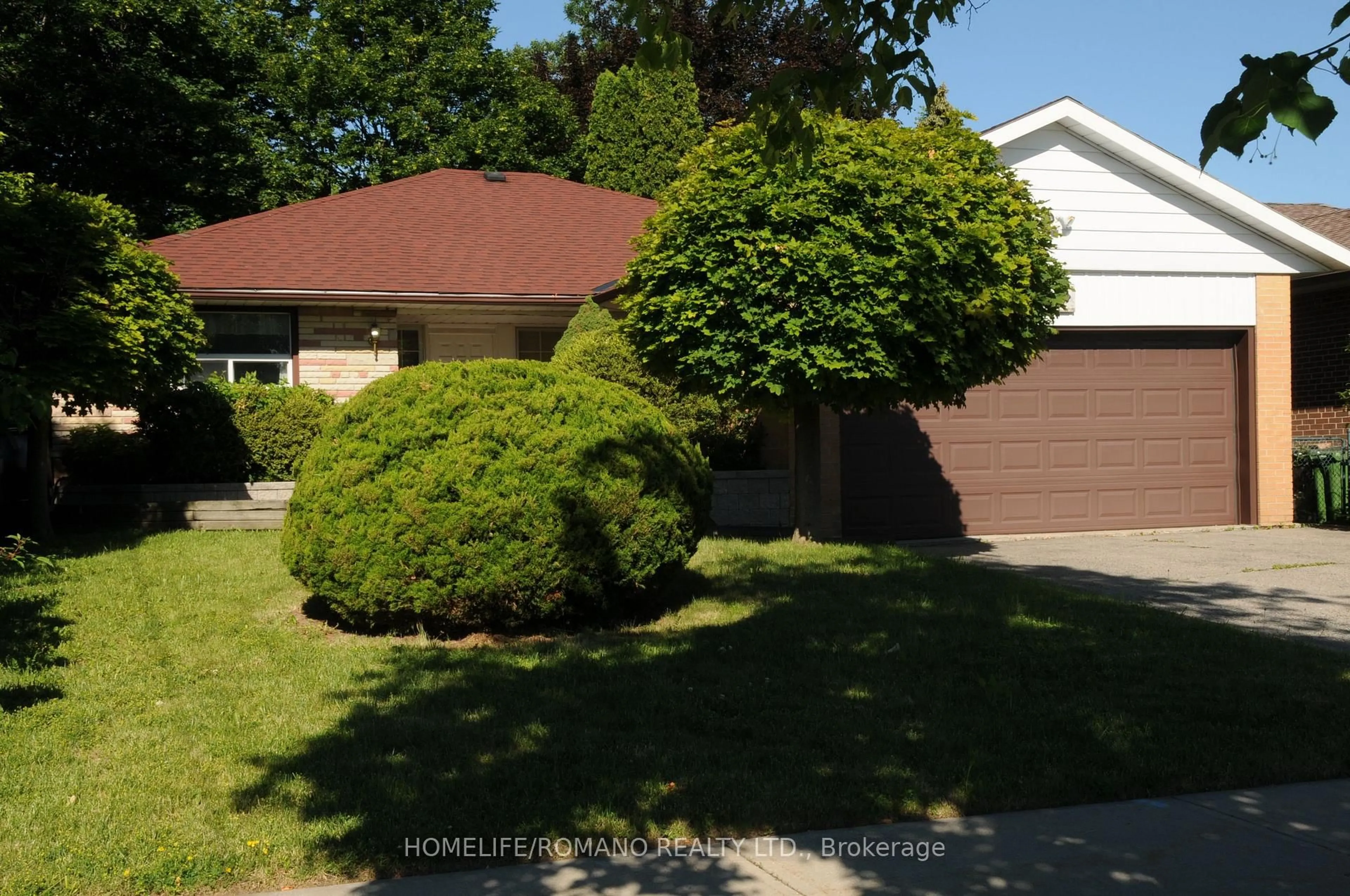 A pic from outside/outdoor area/front of a property/back of a property/a pic from drone, street for 65 Moon Valley Dr, Toronto Ontario M9W 3N5