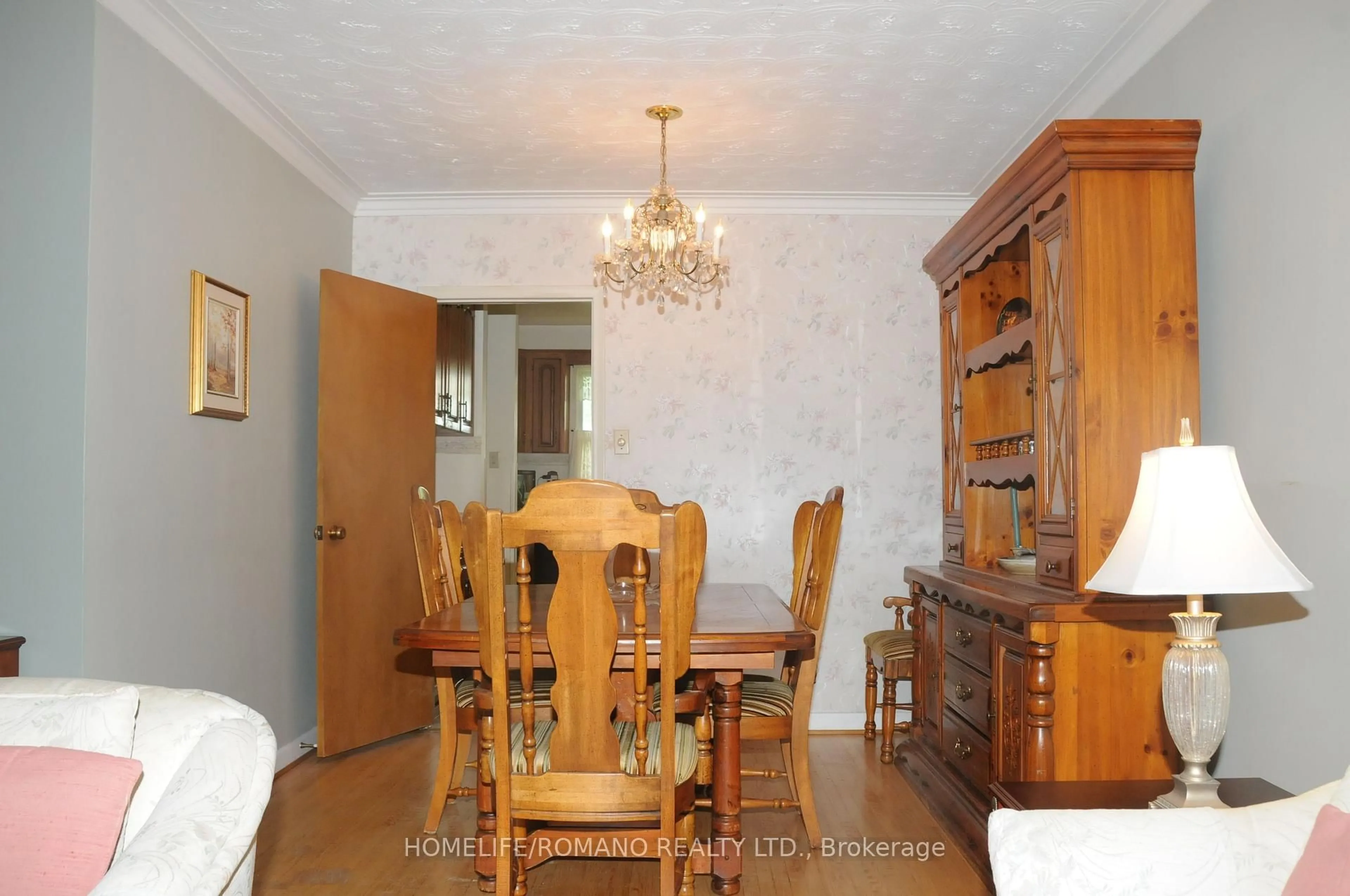 Dining room, wood/laminate floor for 65 Moon Valley Dr, Toronto Ontario M9W 3N5
