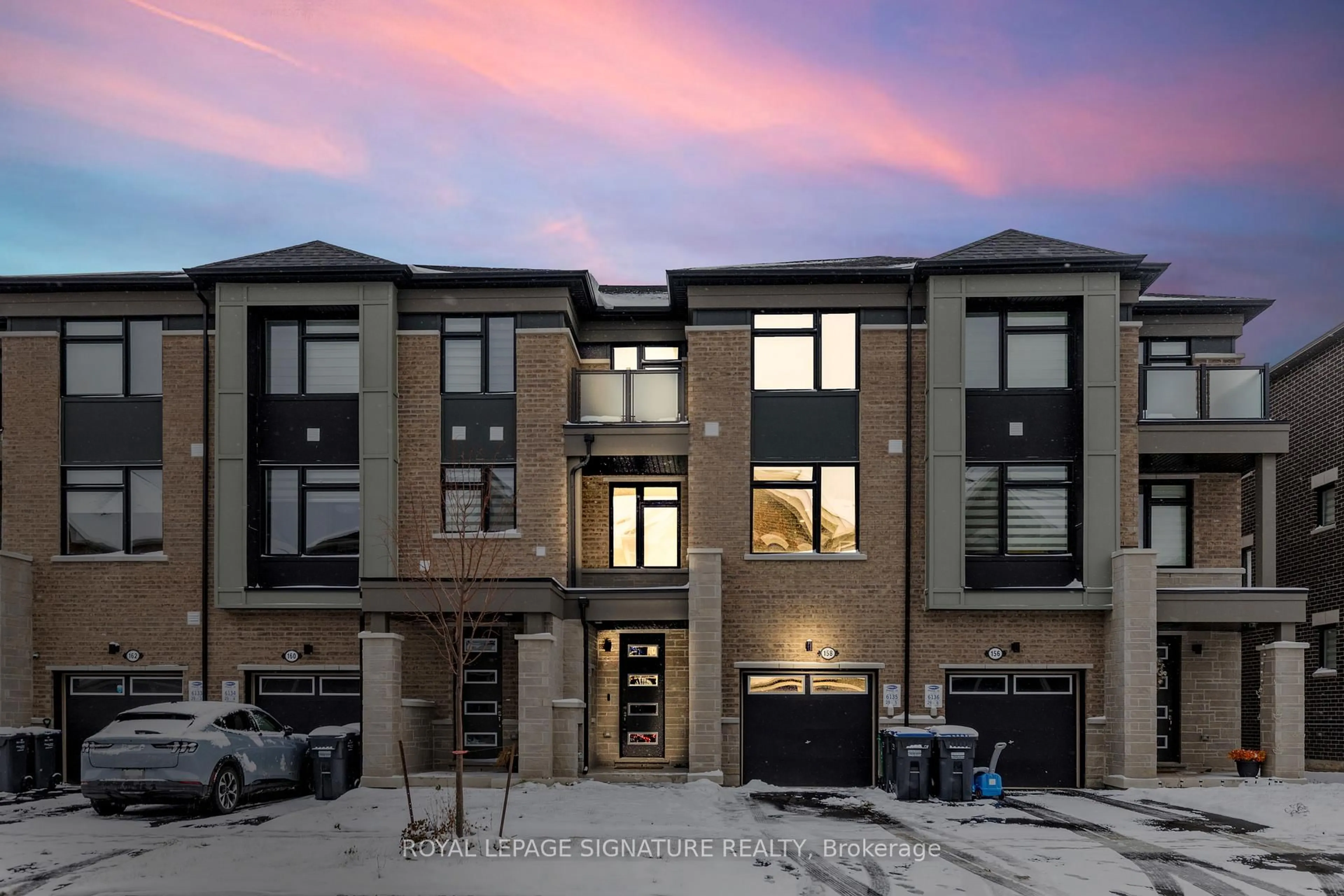 Home with brick exterior material, unknown for 158 Keppel Circ, Brampton Ontario L7A 5K7