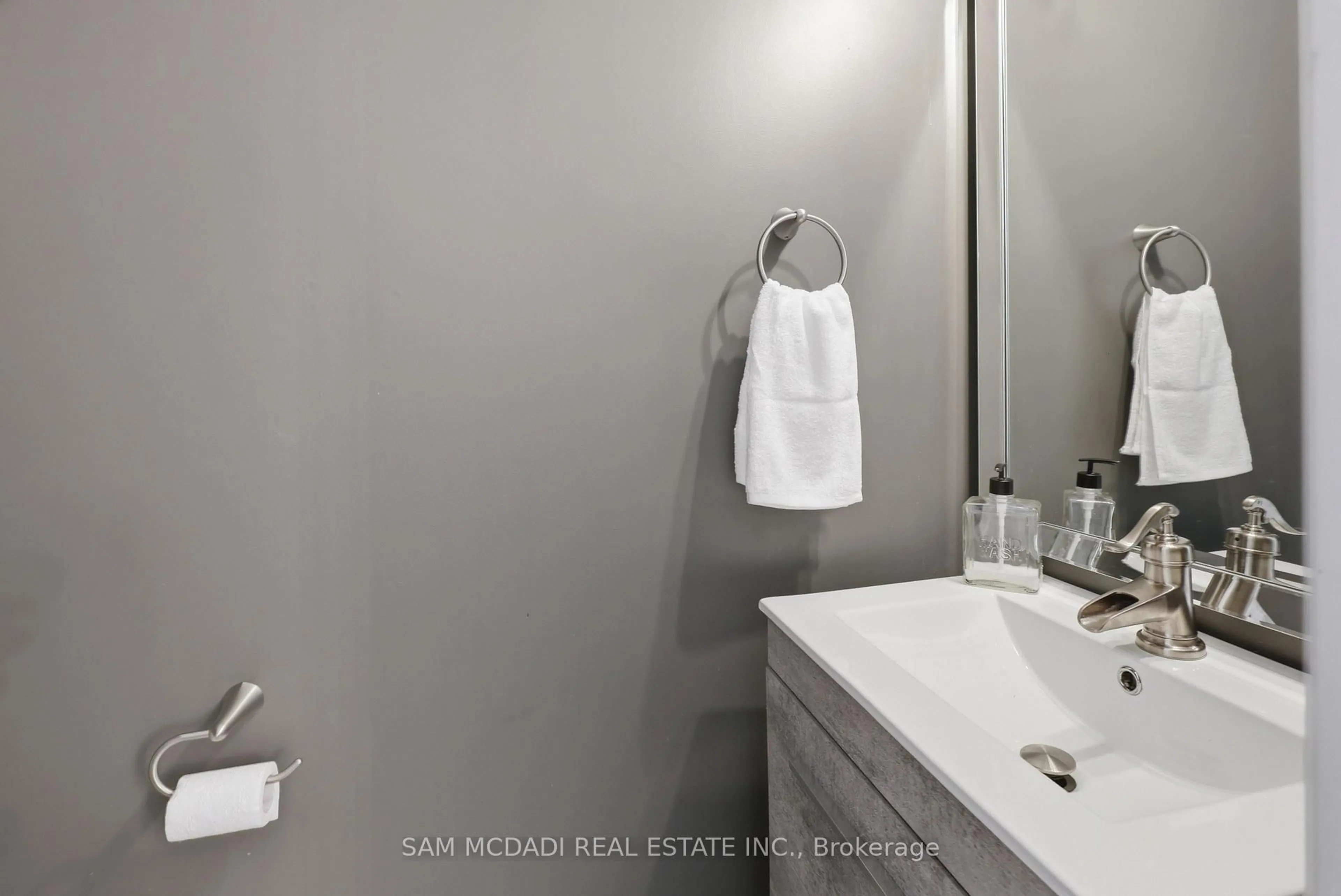 Standard bathroom, unknown for 4154 Galileo Common, Burlington Ontario L7L 0G7