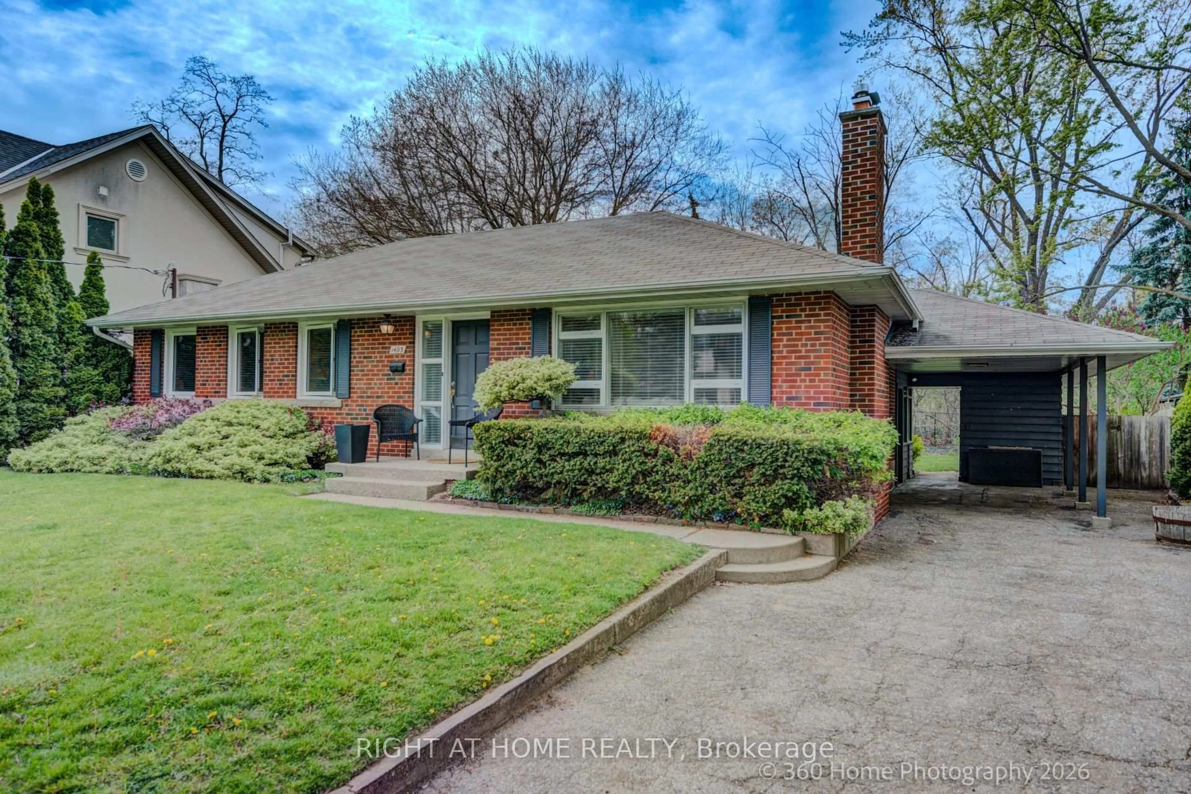 Home with brick exterior material, street for 1493 CONSTANCE Dr, Oakville Ontario L6J 2T8