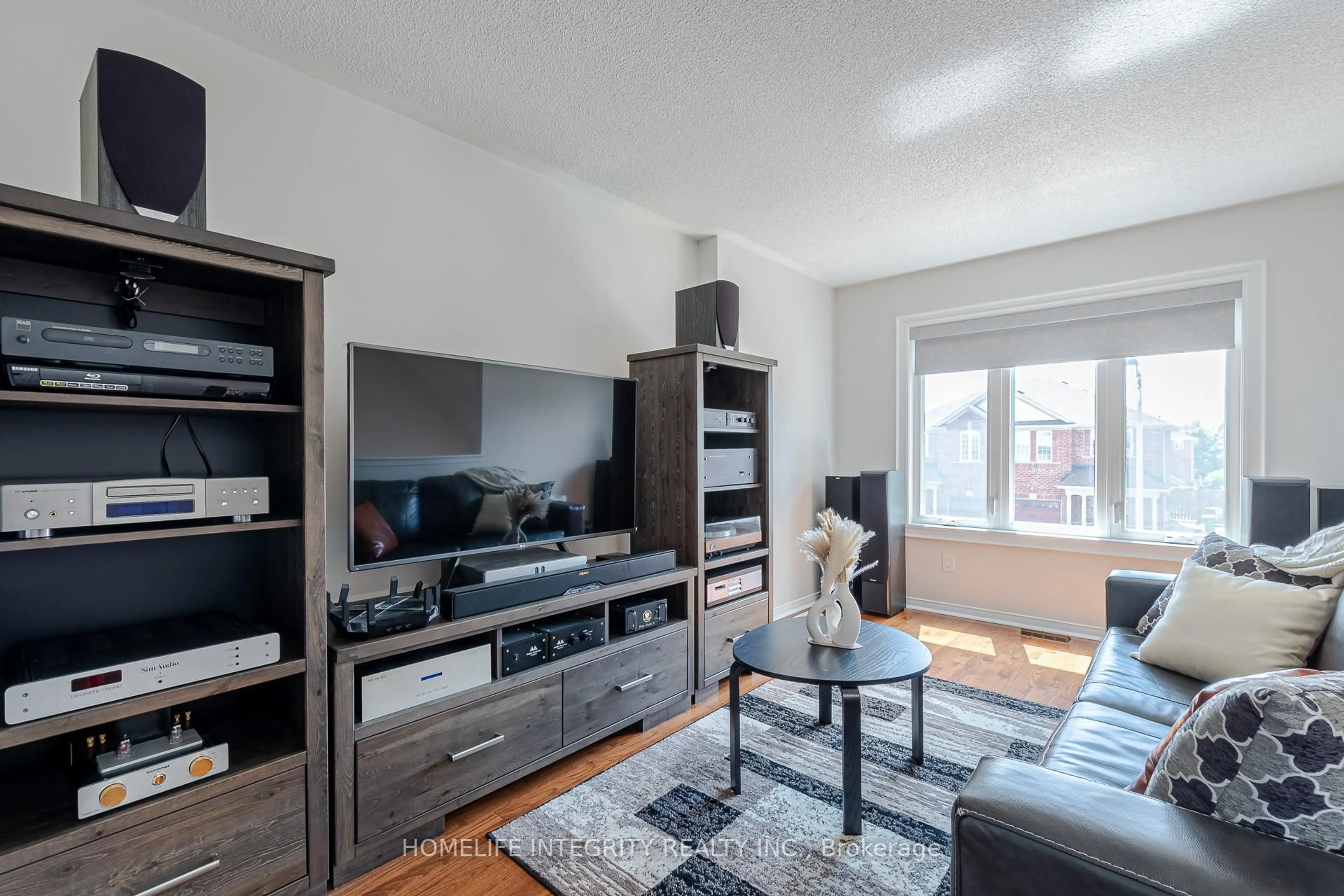 Living room with furniture, unknown for 4 Silverbell Crt, Brampton Ontario L7A 3V3