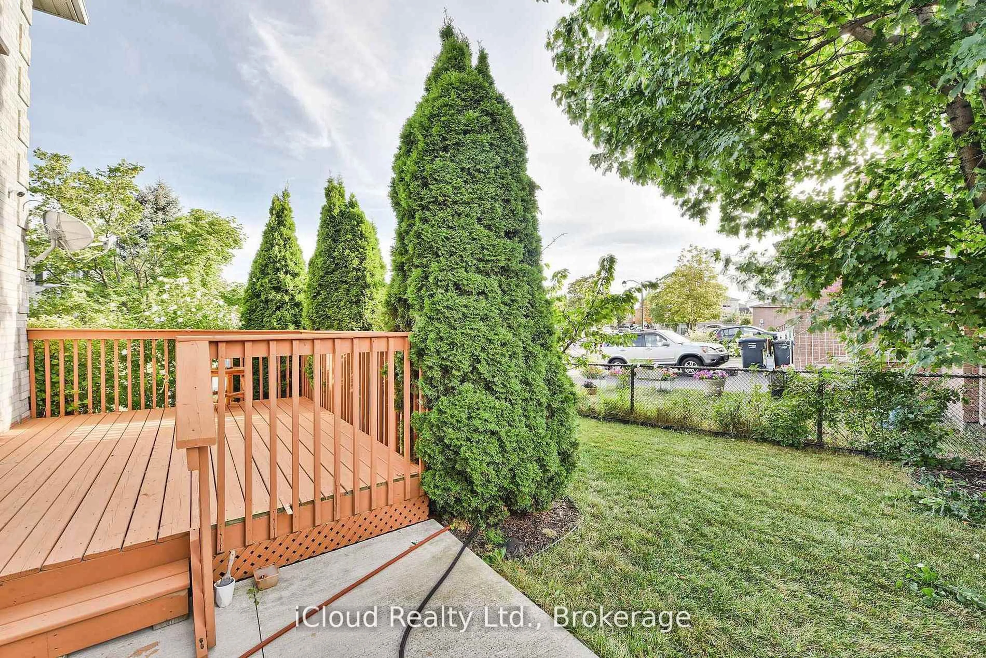 Patio, unknown for 14 Timberlane Dr, Brampton Ontario L6Y 3Y3