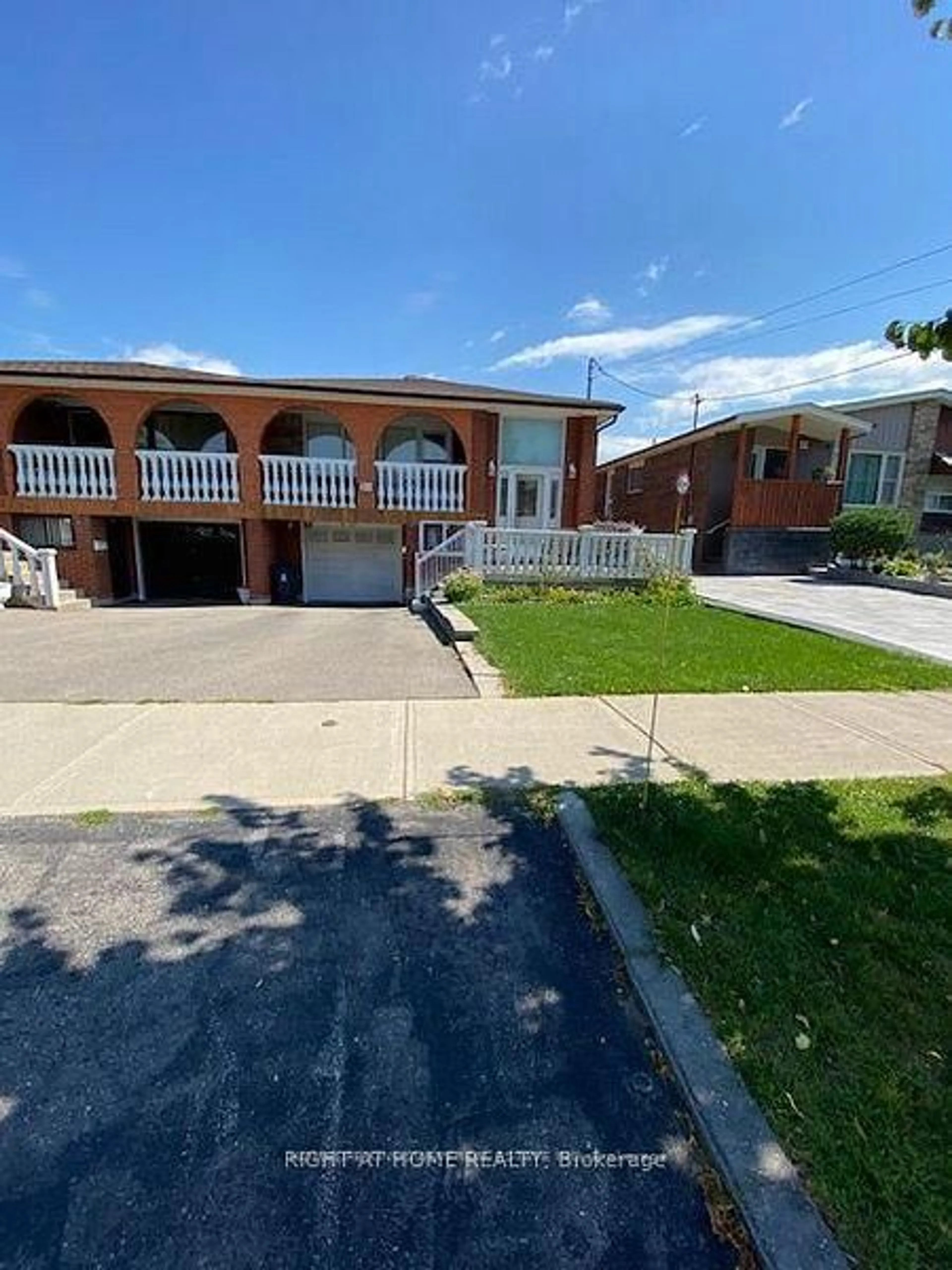 A pic from outside/outdoor area/front of a property/back of a property/a pic from drone, street for 51 Seacliffe Blvd, Toronto Ontario M9L 2G7