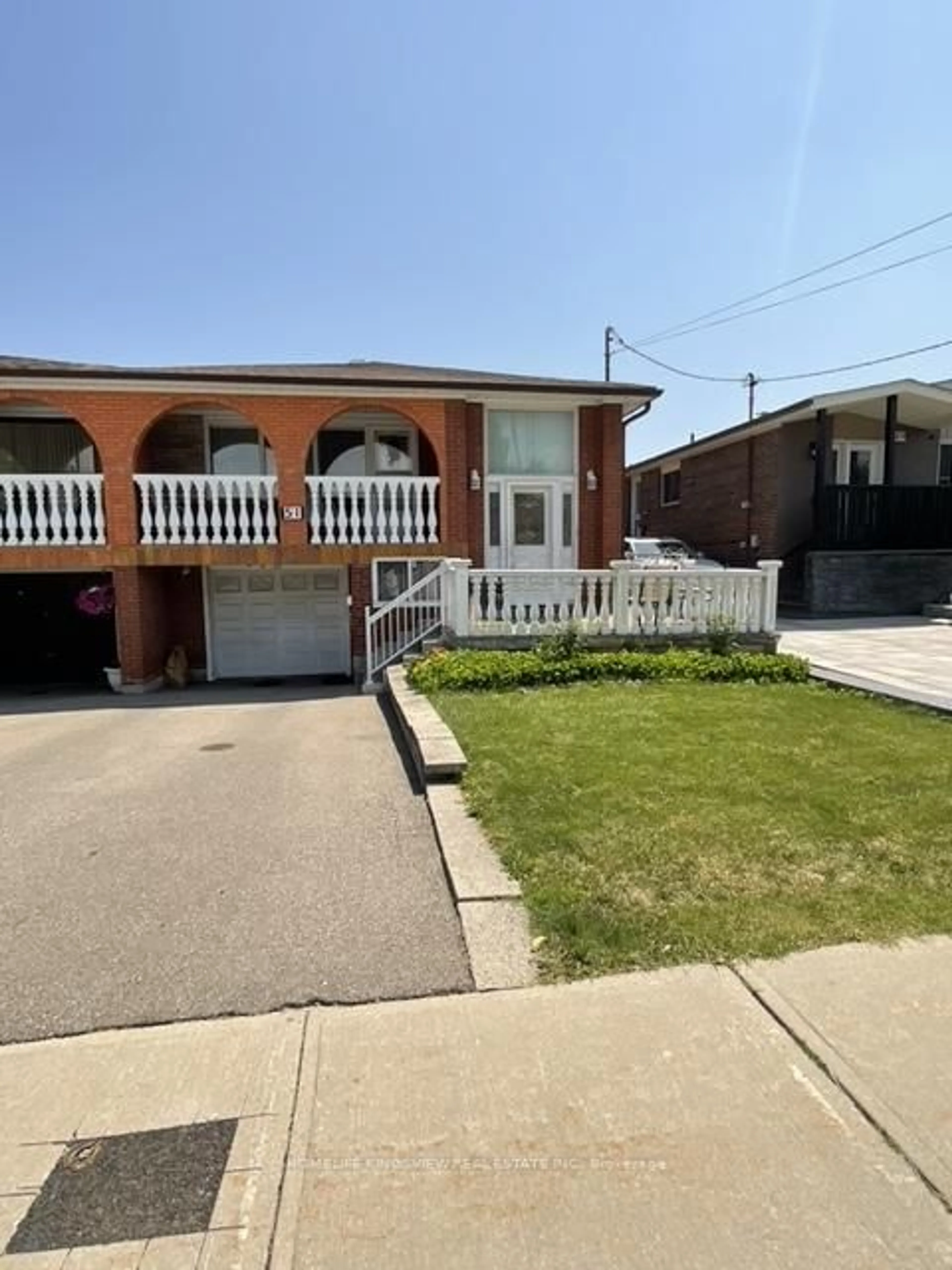 A pic from outside/outdoor area/front of a property/back of a property/a pic from drone, street for 51 Seacliffe Blvd, Toronto Ontario M9L 2G7