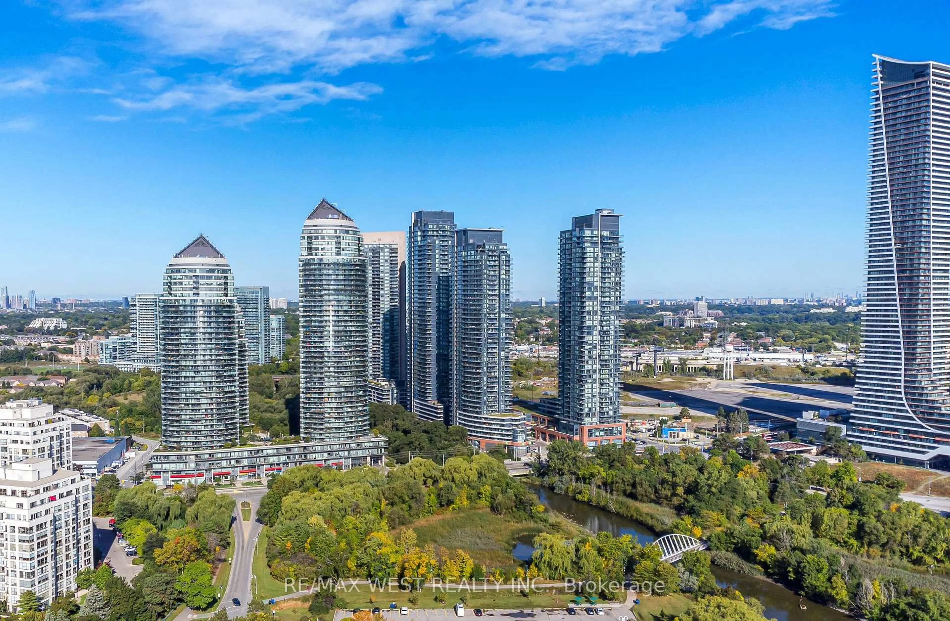 A pic from outside/outdoor area/front of a property/back of a property/a pic from drone, city buildings view from balcony for 10 Park Lawn Rd #1705, Toronto Ontario M8Y 3H8
