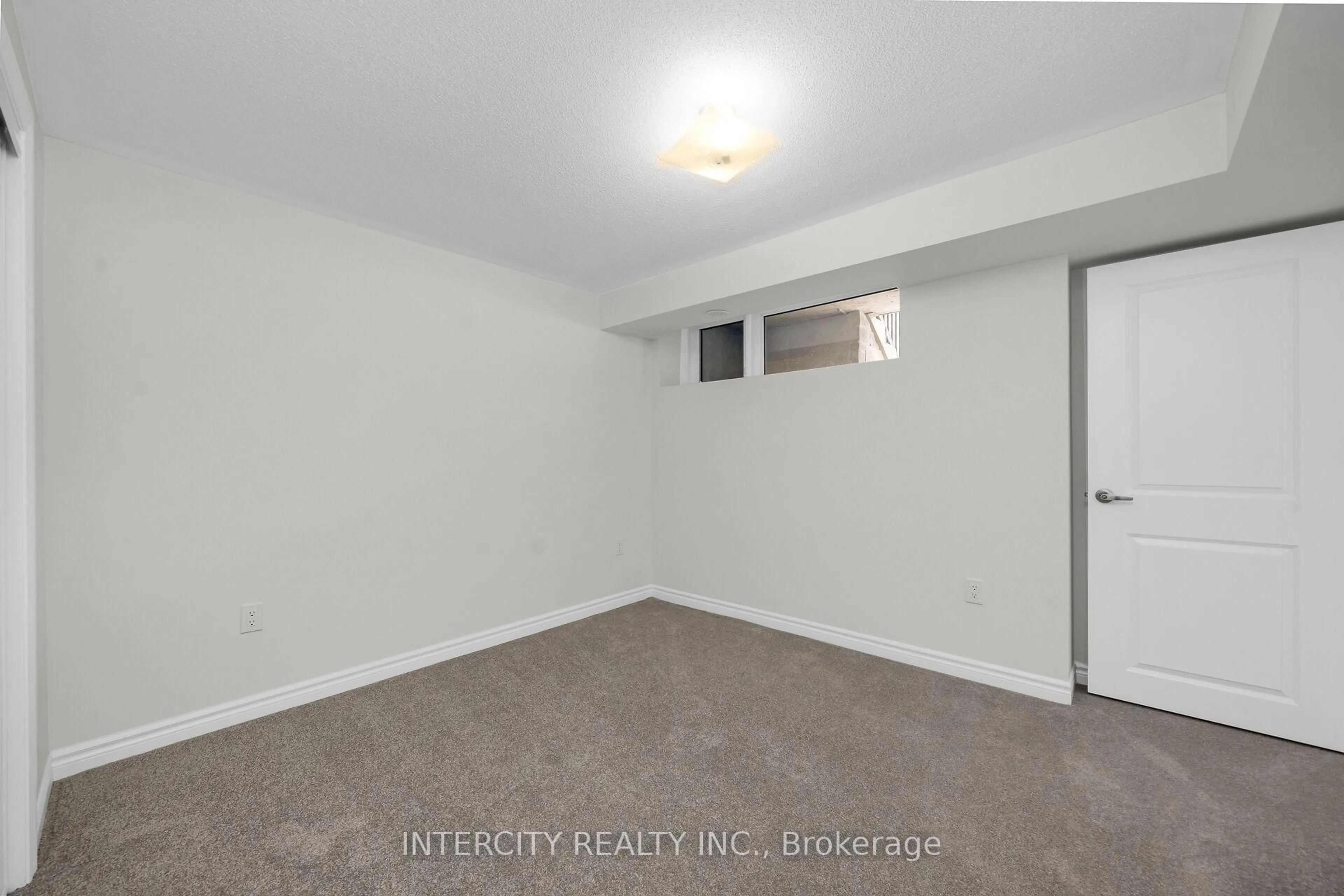 A pic of a room for 12 Savvy Lane #40Z, Caledon Ontario L7C 1Z9