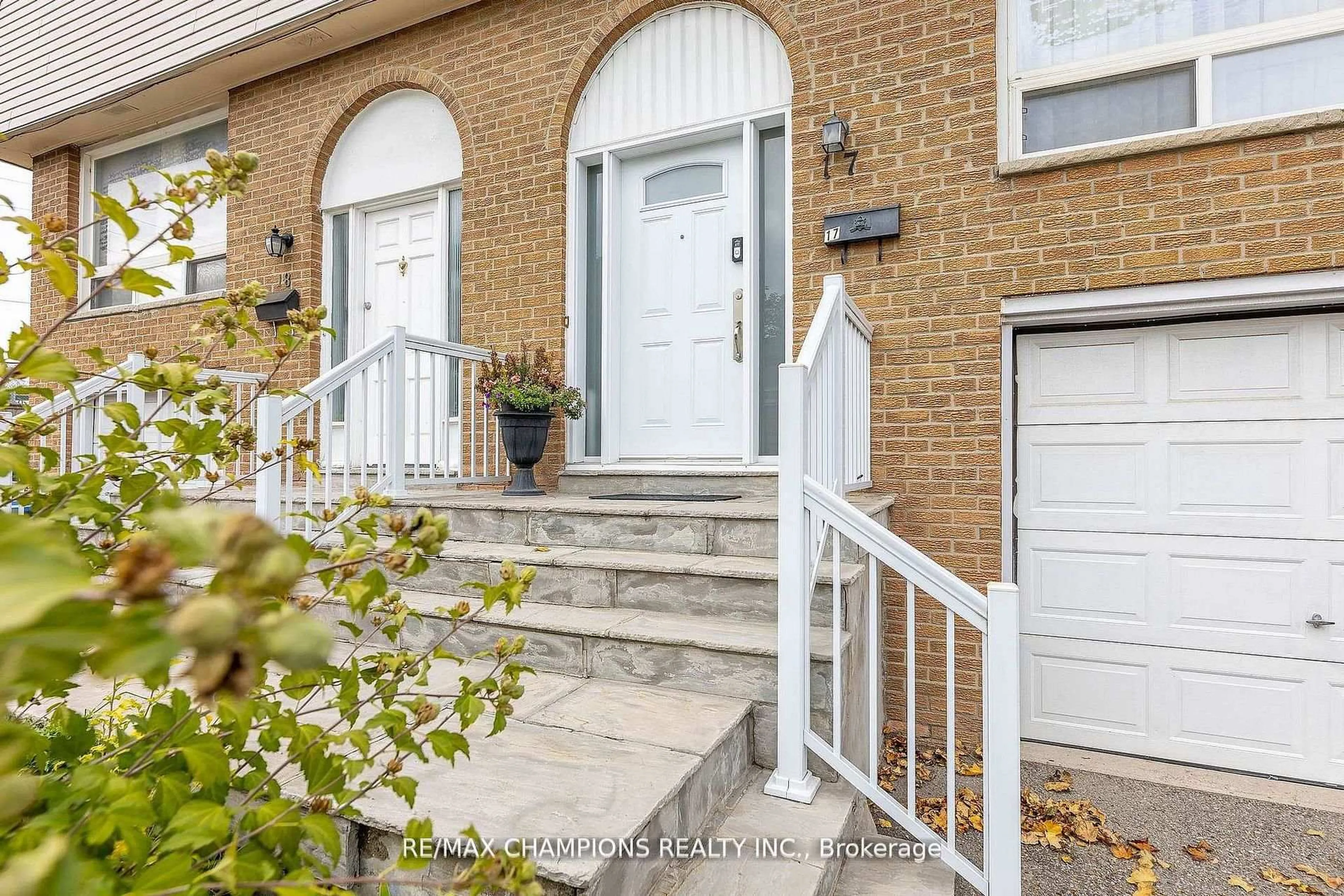 Unknown for 3525 Brandon Gate Dr #17, Mississauga Ontario L4T 3M3