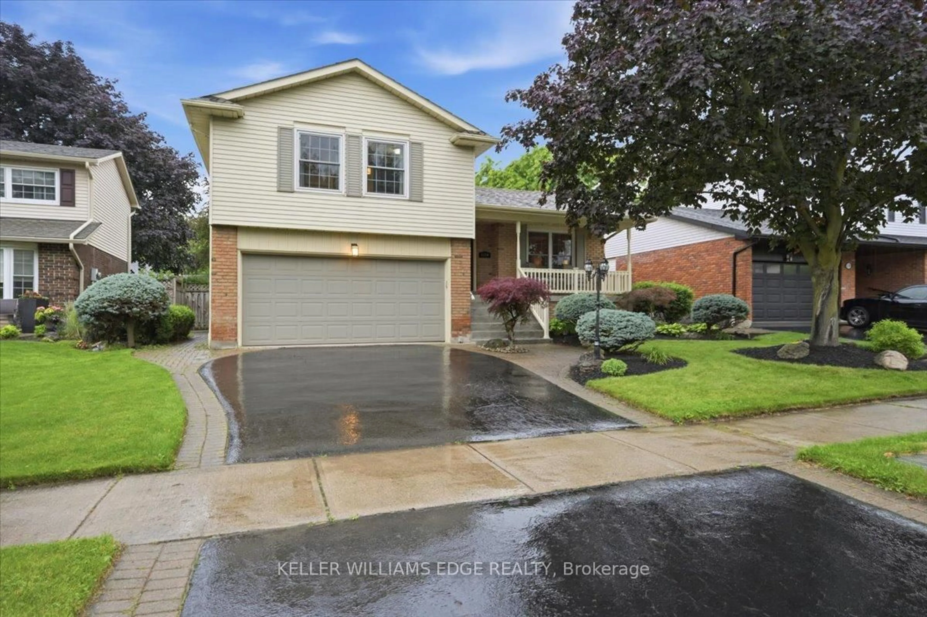 Home with vinyl exterior material, street for 1334 Wiltshire Ave, Burlington Ontario L7M 1X9