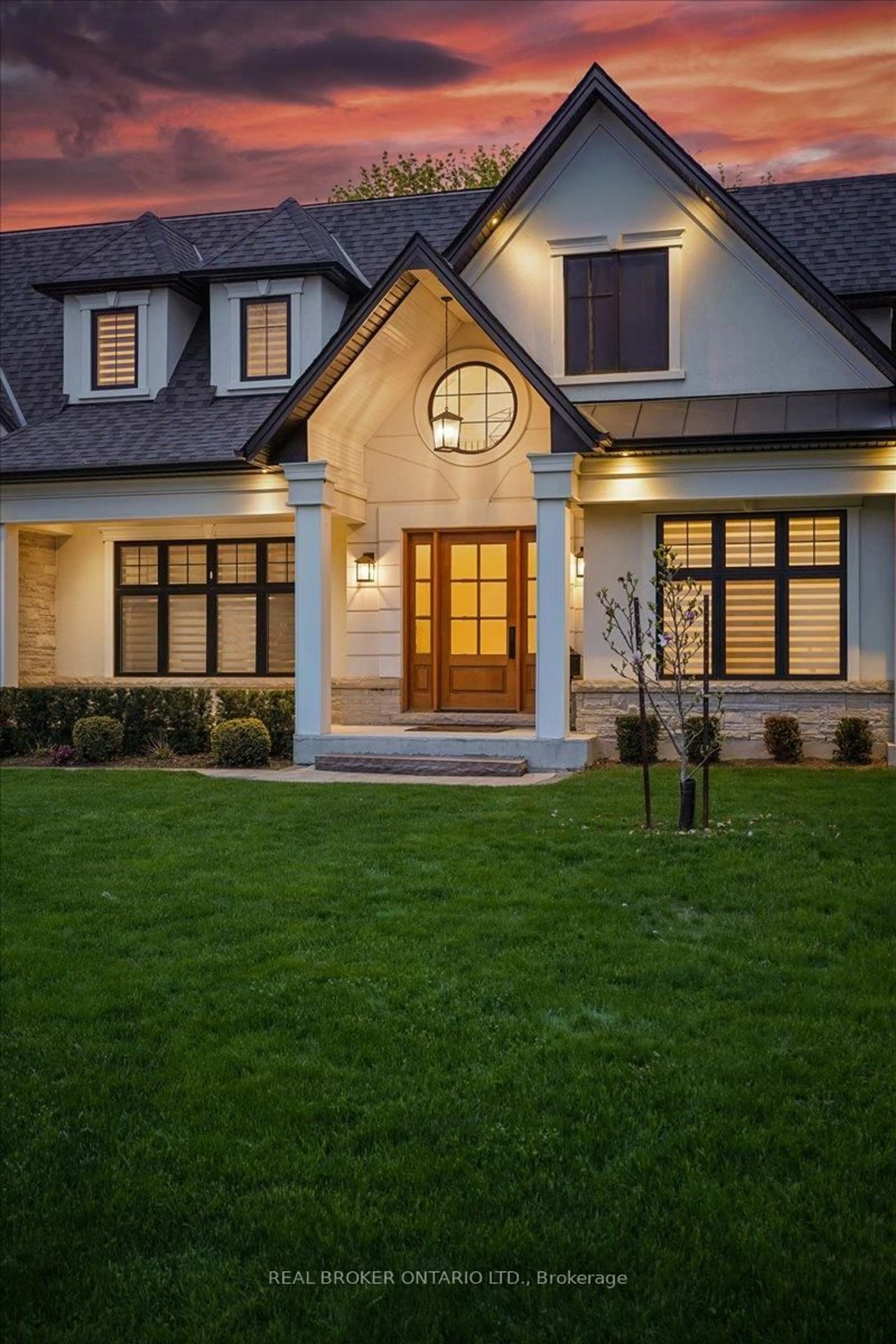 Home with brick exterior material, street for 1445 Skyline Dr, Mississauga Ontario L5E 2W3