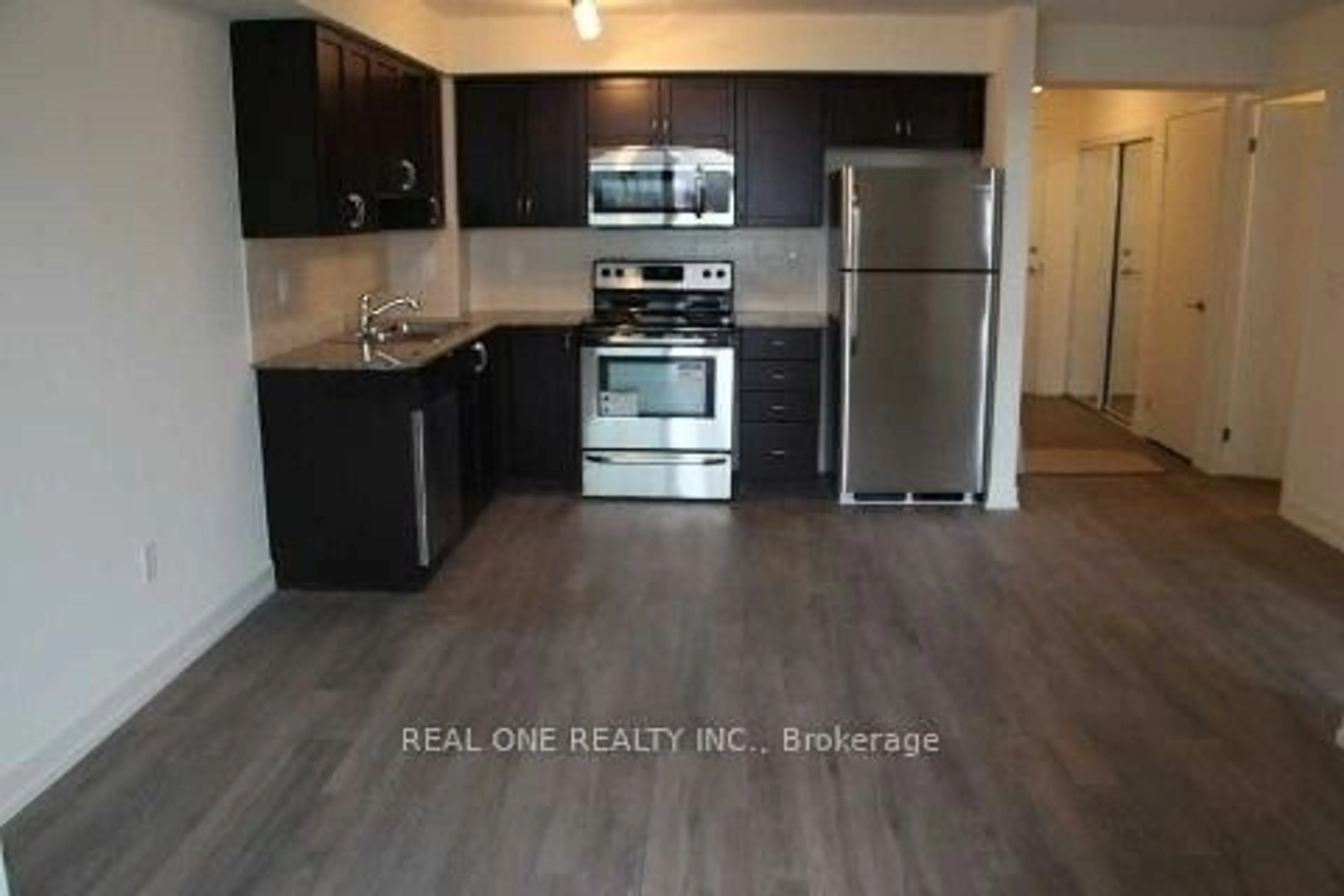 Standard kitchen, unknown for 812 Lansdowne Ave #624, Toronto Ontario M6H 4K5