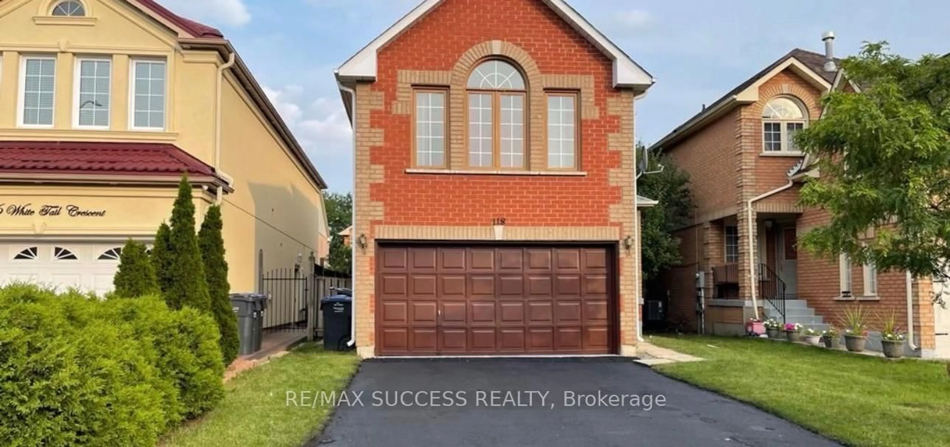 Home with brick exterior material, street for 118 White Tail Cres, Brampton Ontario L6Y 5C3