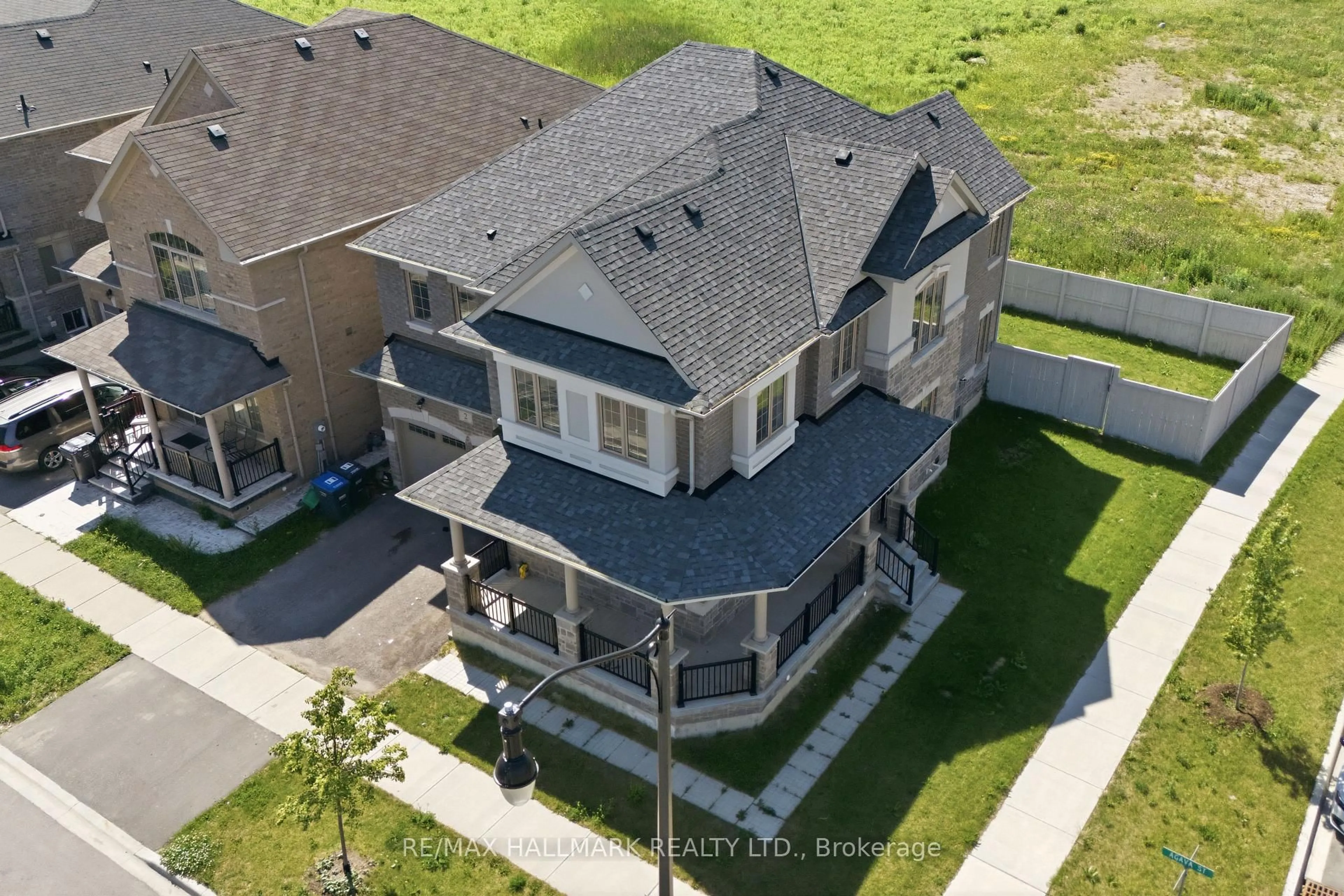 A pic from outside/outdoor area/front of a property/back of a property/a pic from drone, unknown for 2 Agava St, Brampton Ontario L7A 4S5