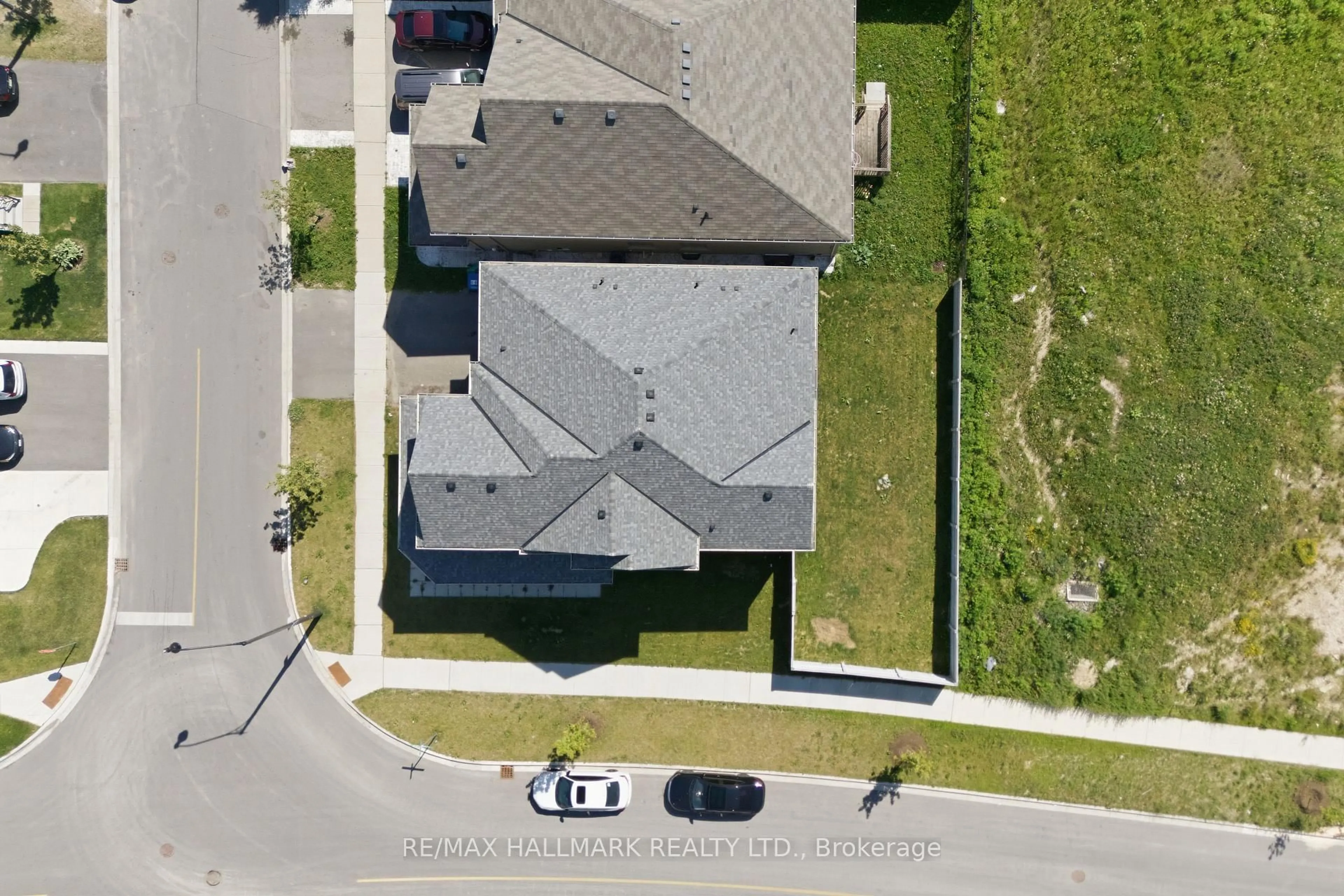 A pic from outside/outdoor area/front of a property/back of a property/a pic from drone, street for 2 Agava St, Brampton Ontario L7A 4S5