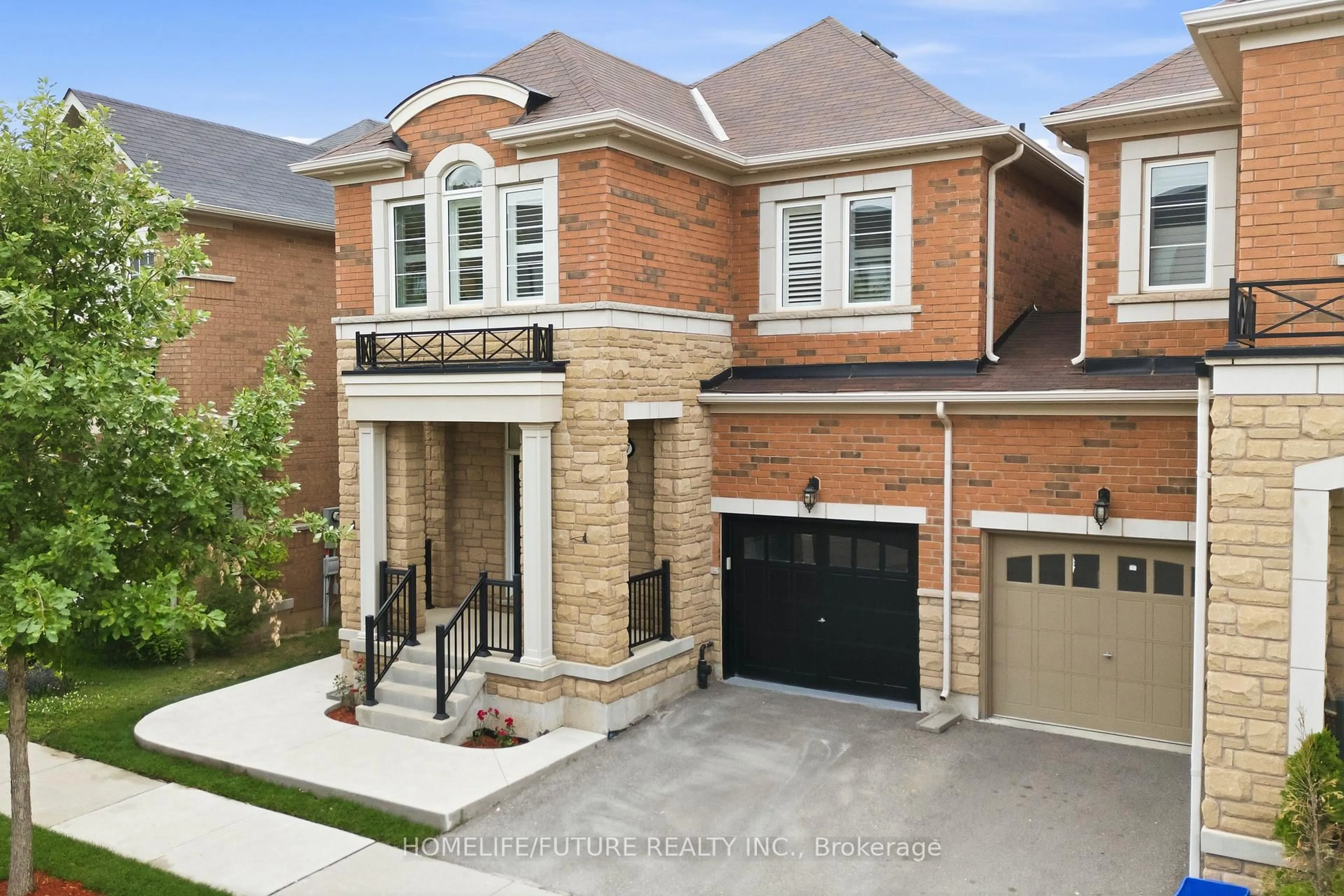 Home with brick exterior material, street for 127 Huguenot Rd, Oakville Ontario L8H 0M3