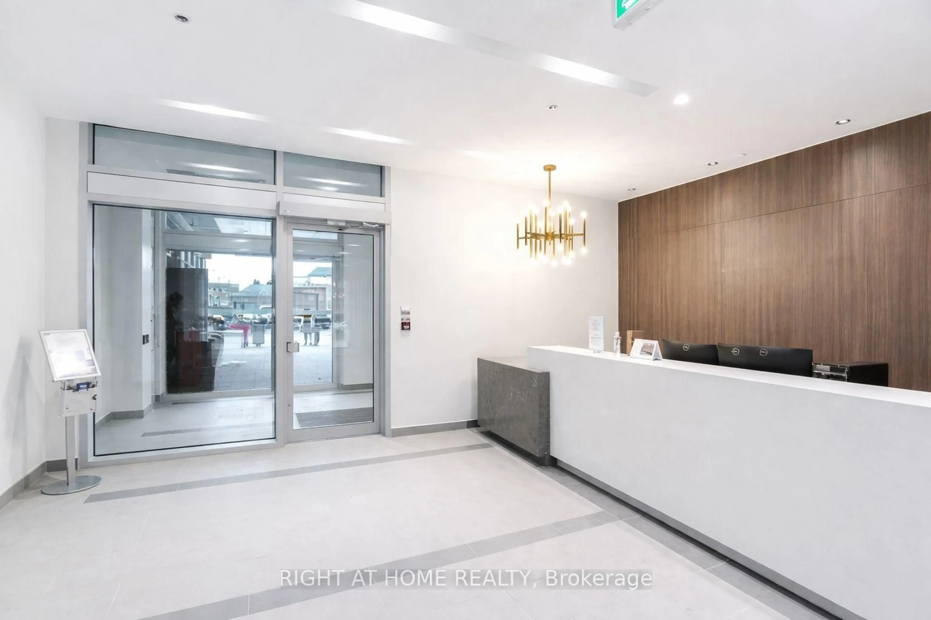 Indoor foyer for 1787 St Clair Ave #418, Toronto Ontario M6N 1J6