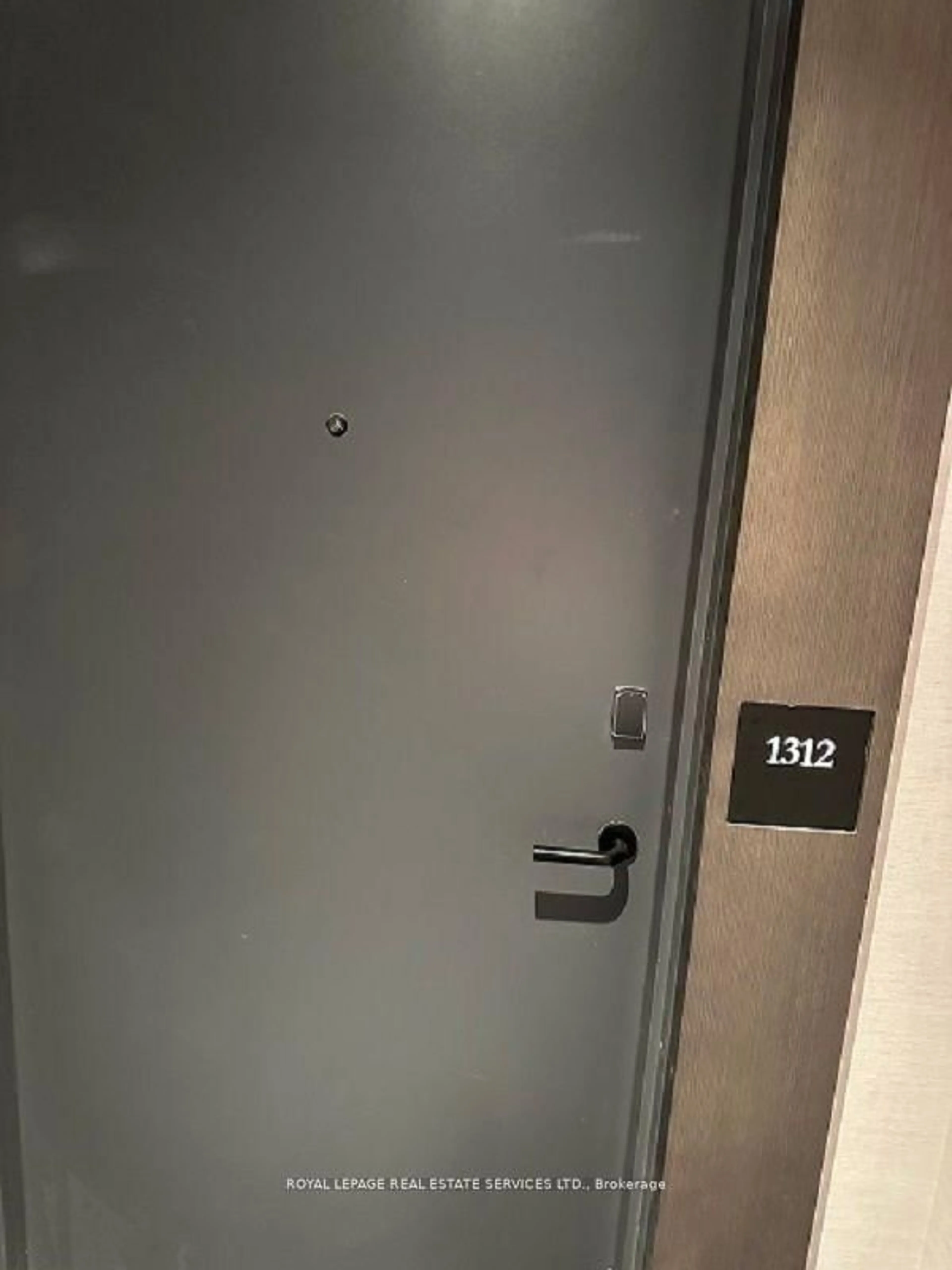 A pic of a room for 10 Graphophone Grve #1312, Toronto Ontario M6H 0E5