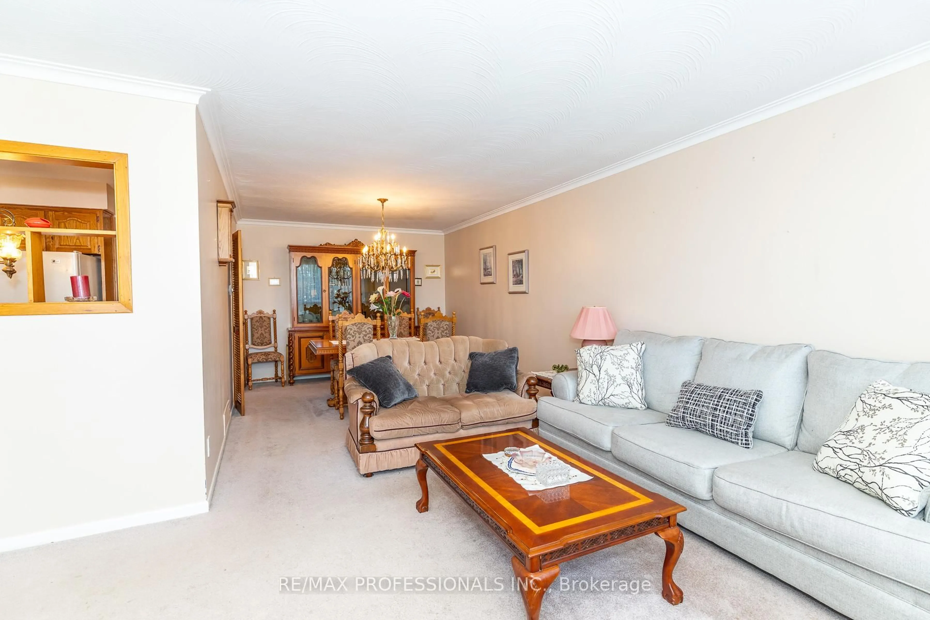 Living room with furniture, unknown for 64 Ikley Rd, Toronto Ontario M3J 1C6
