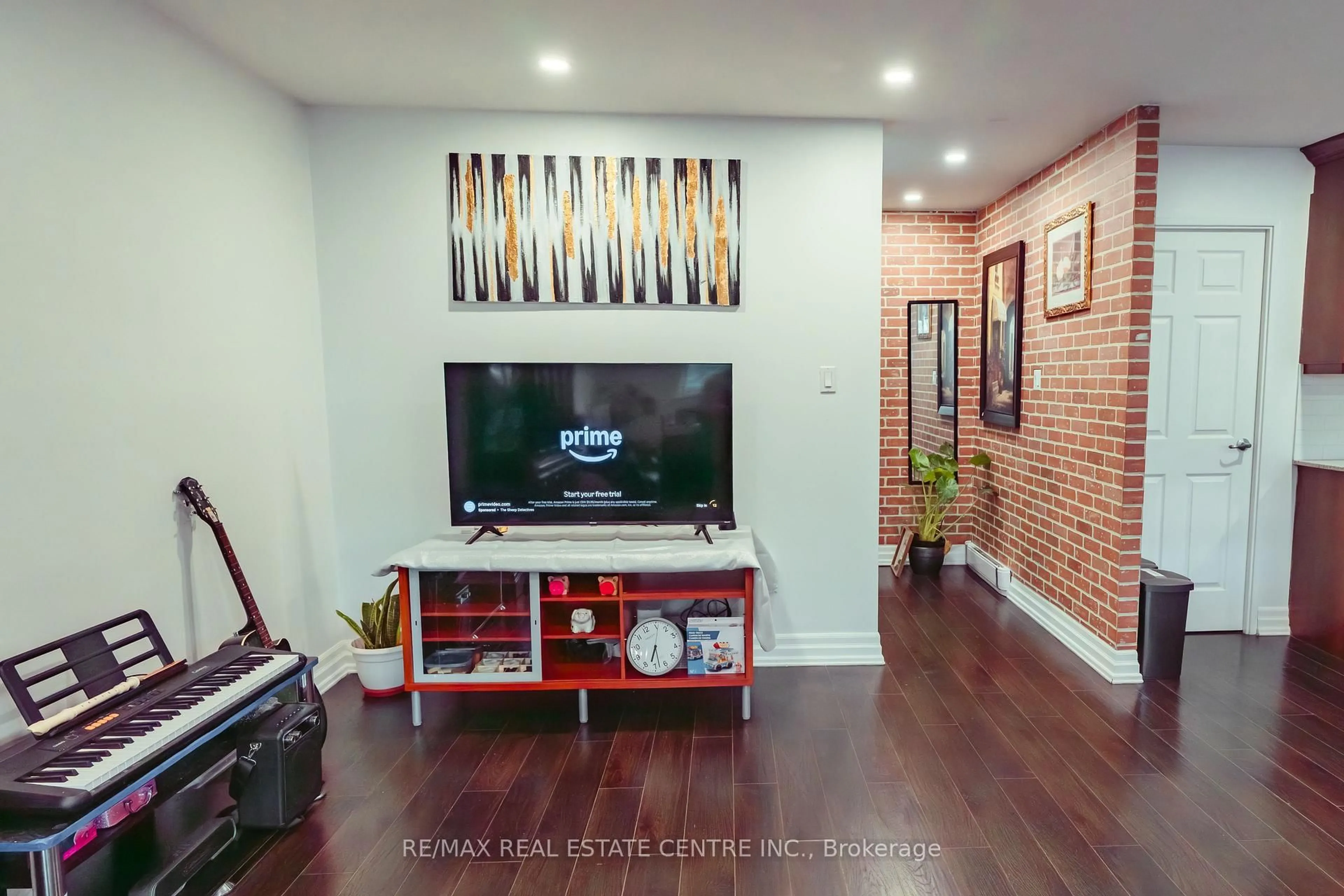 Home theater for 1055 Dundas St #190, Mississauga Ontario L4Y 3X6