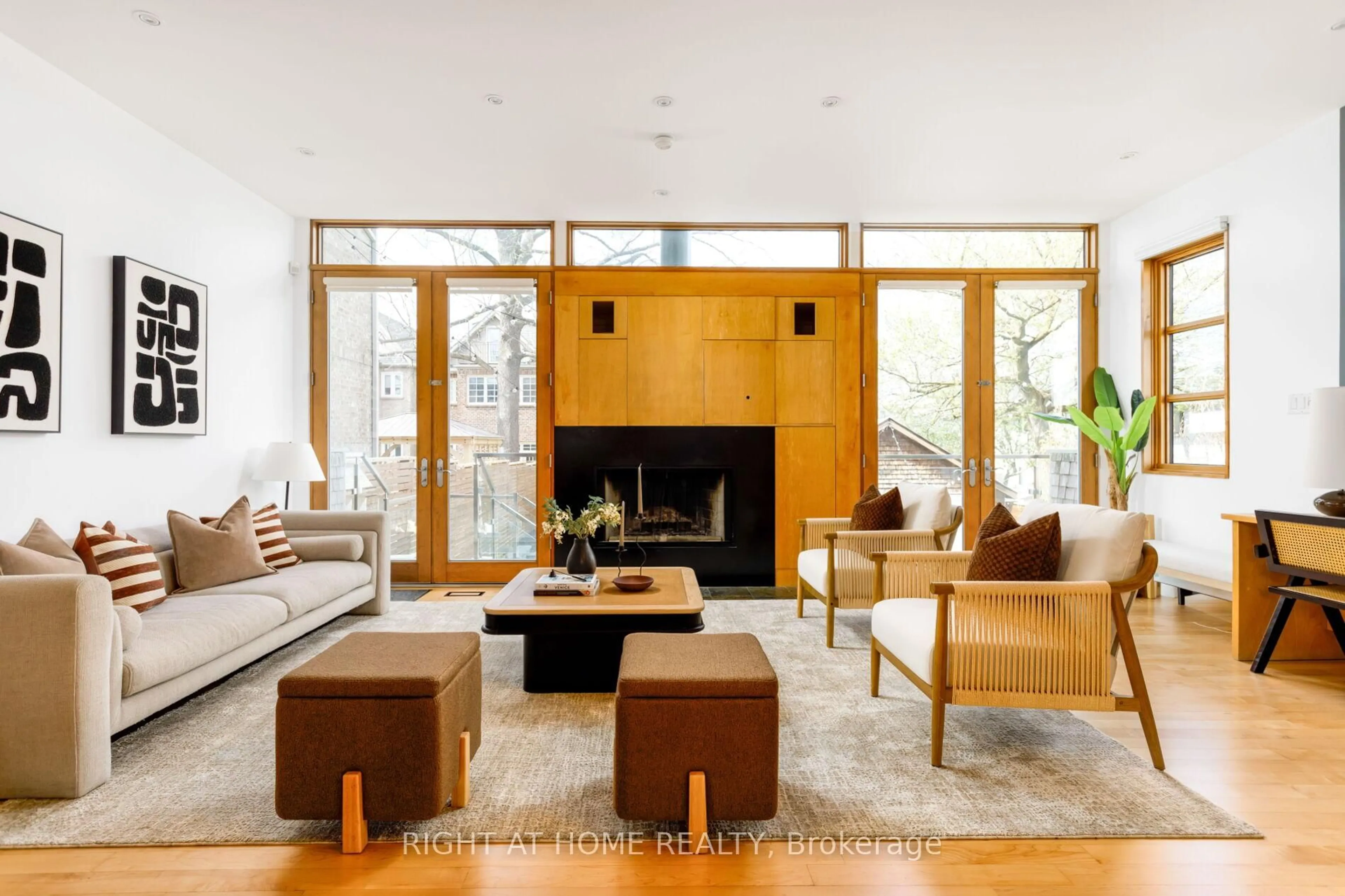 Living room with furniture, unknown for 16 Marquis Ave, Toronto Ontario M8X 1V4