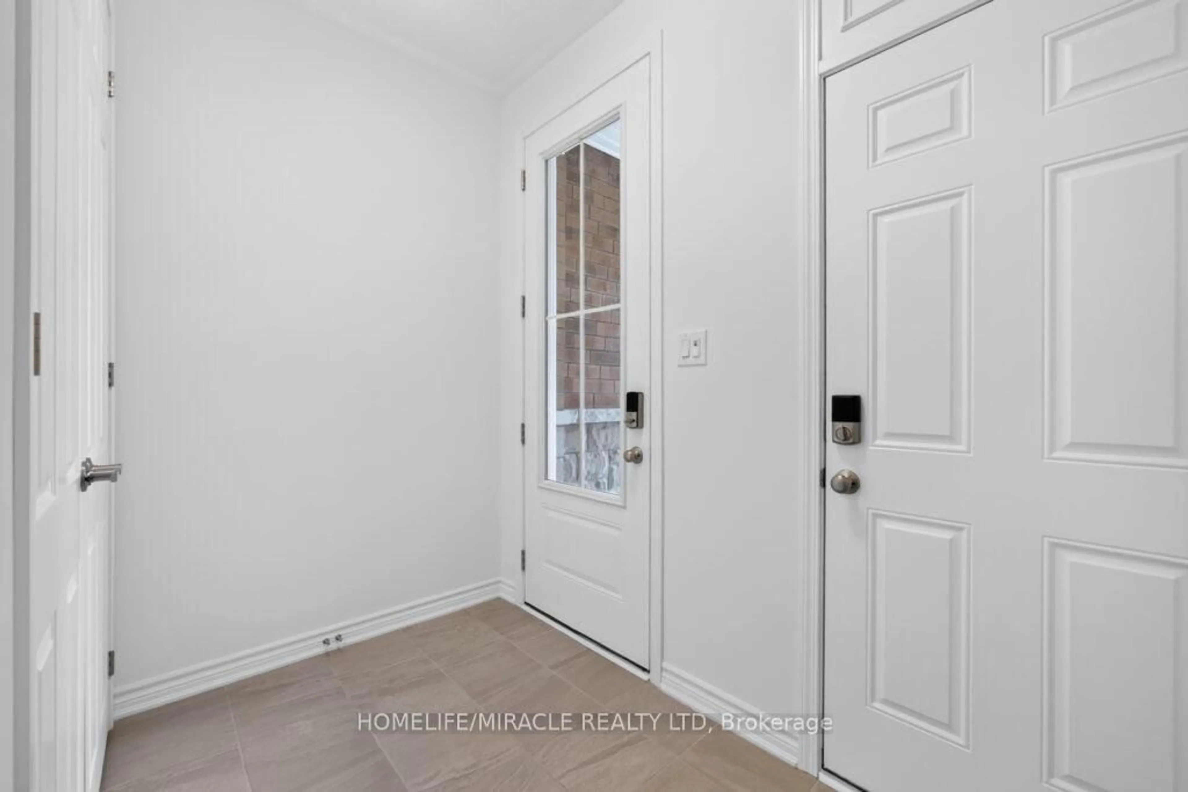 Indoor entryway for 1317 Leriche Way #76, Milton Ontario L9E 0H5