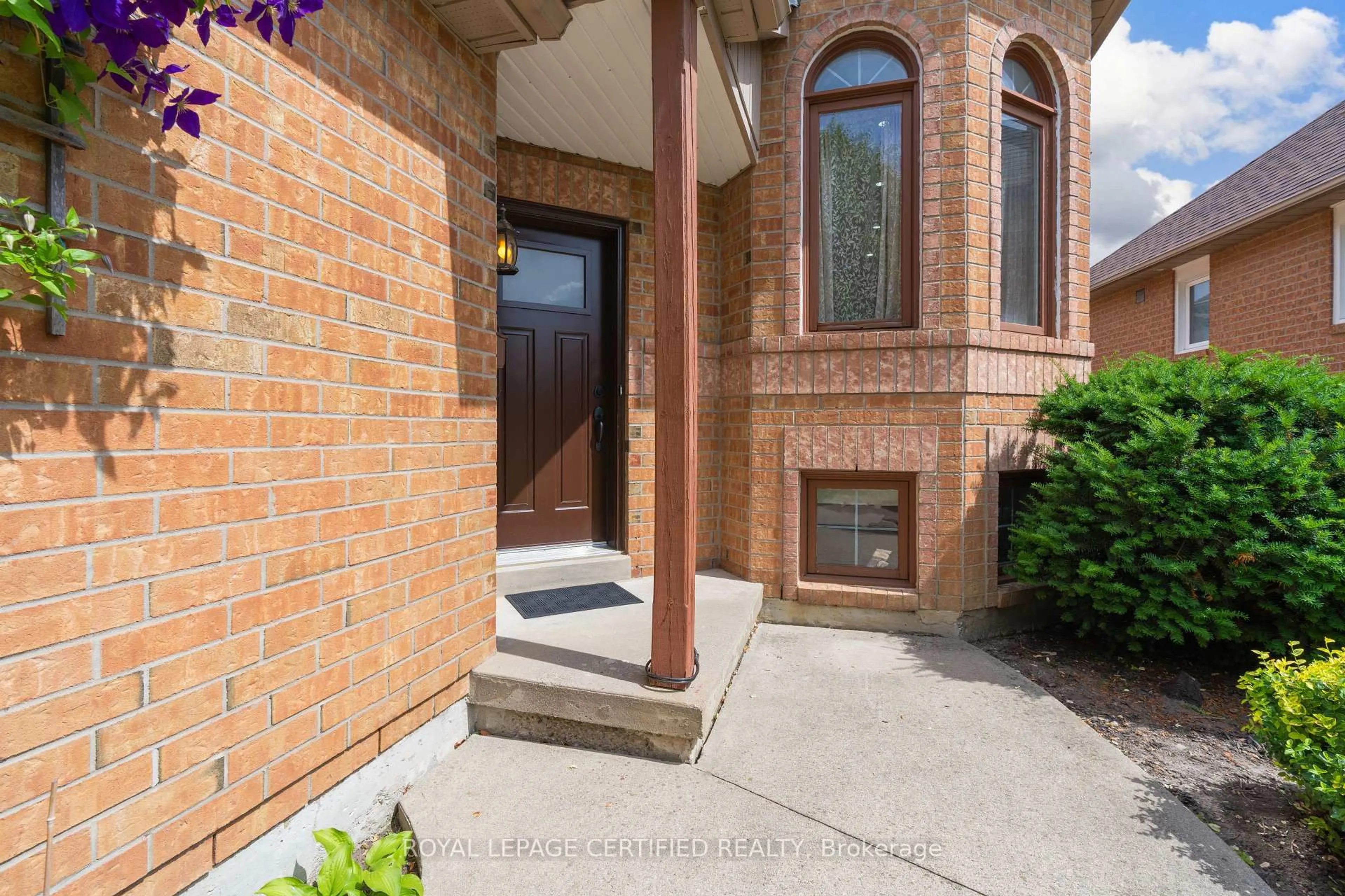 Unknown for 45 Springview Dr, Brampton Ontario L6X 4M3