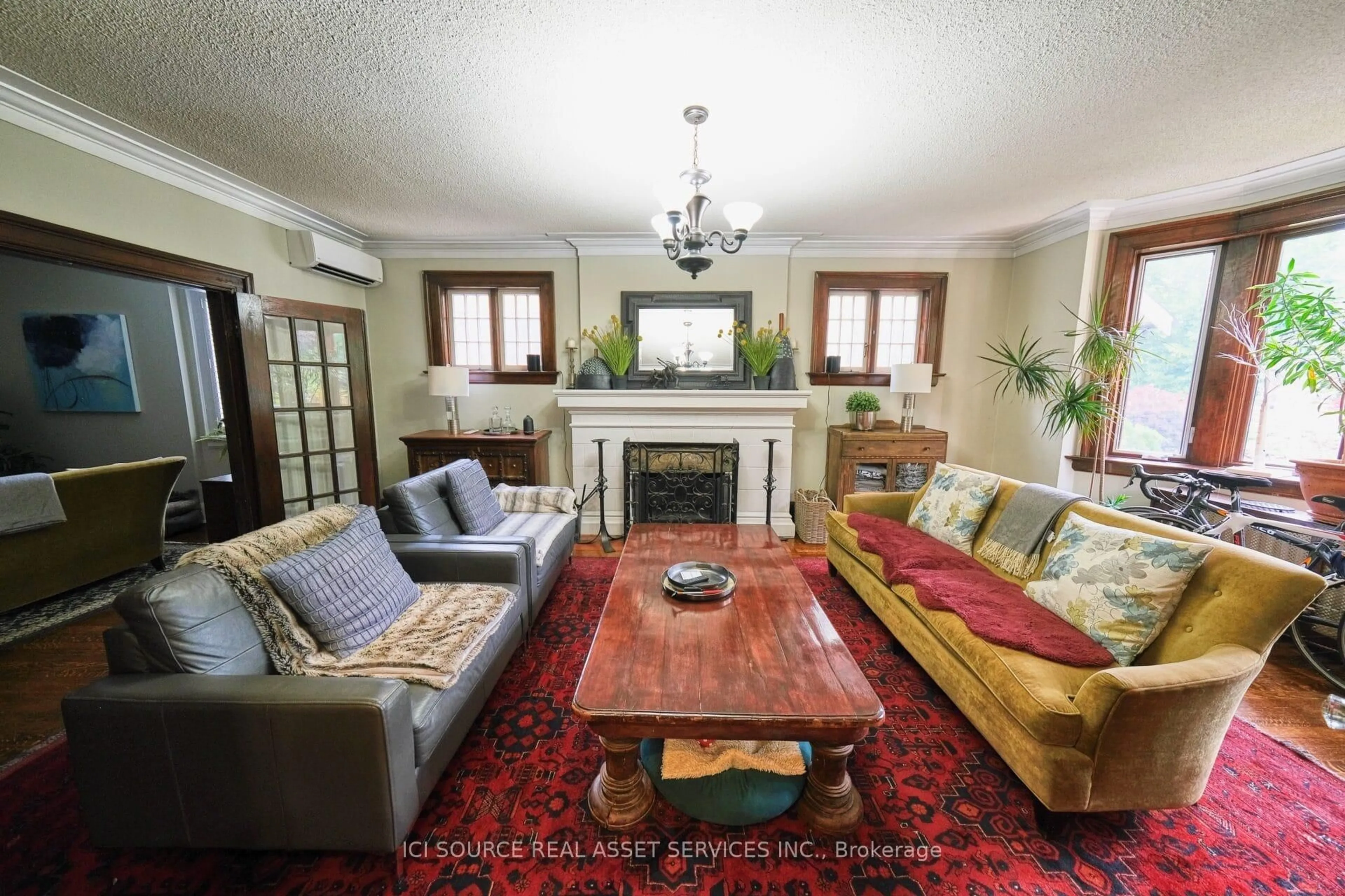 Living room with furniture, unknown for 59 High Park Blvd, Toronto Ontario M6R 1M9