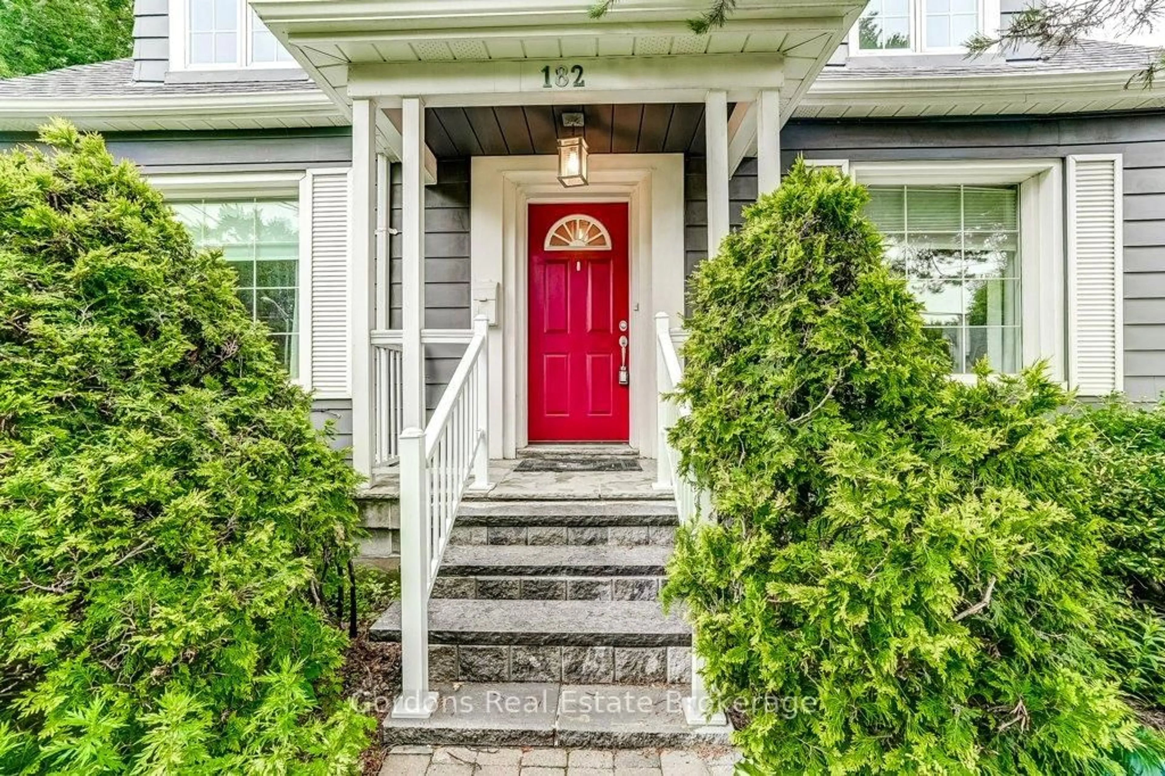 Indoor entryway for 182 Burnhamthorpe Rd, Toronto Ontario M9A 1H6