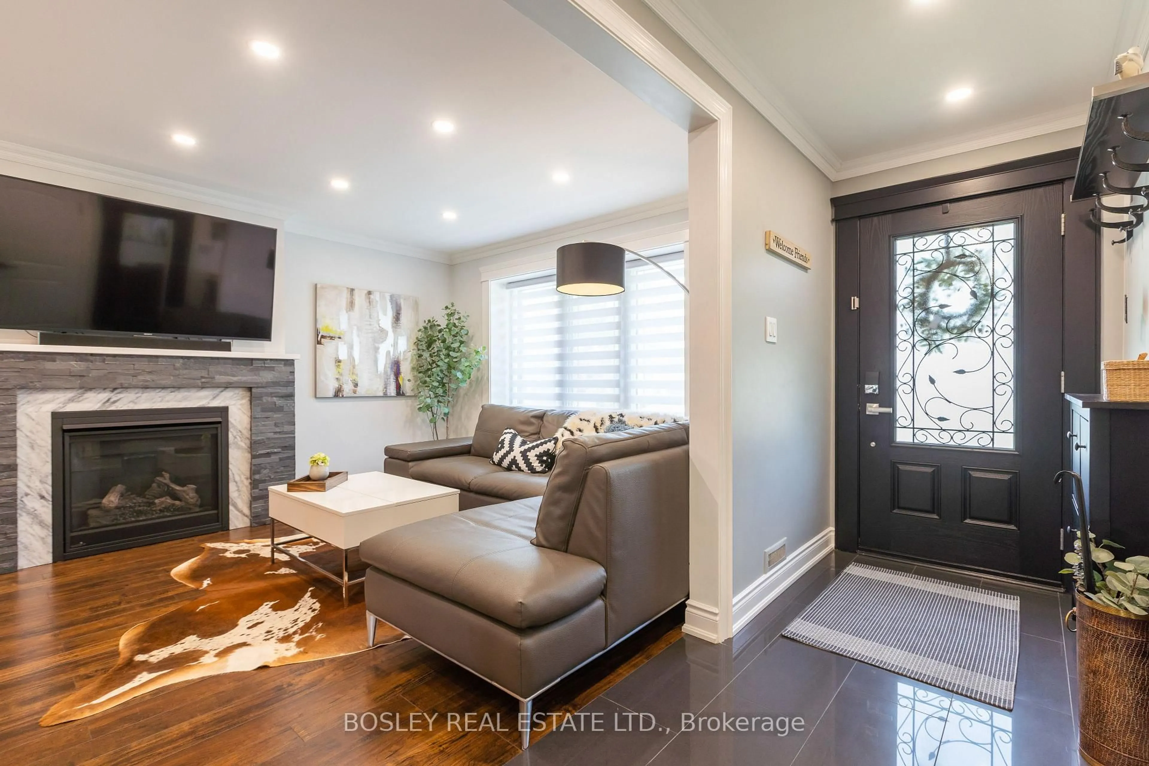 Living room with furniture, unknown for 15 Wareside Rd, Toronto Ontario M9C 3B1