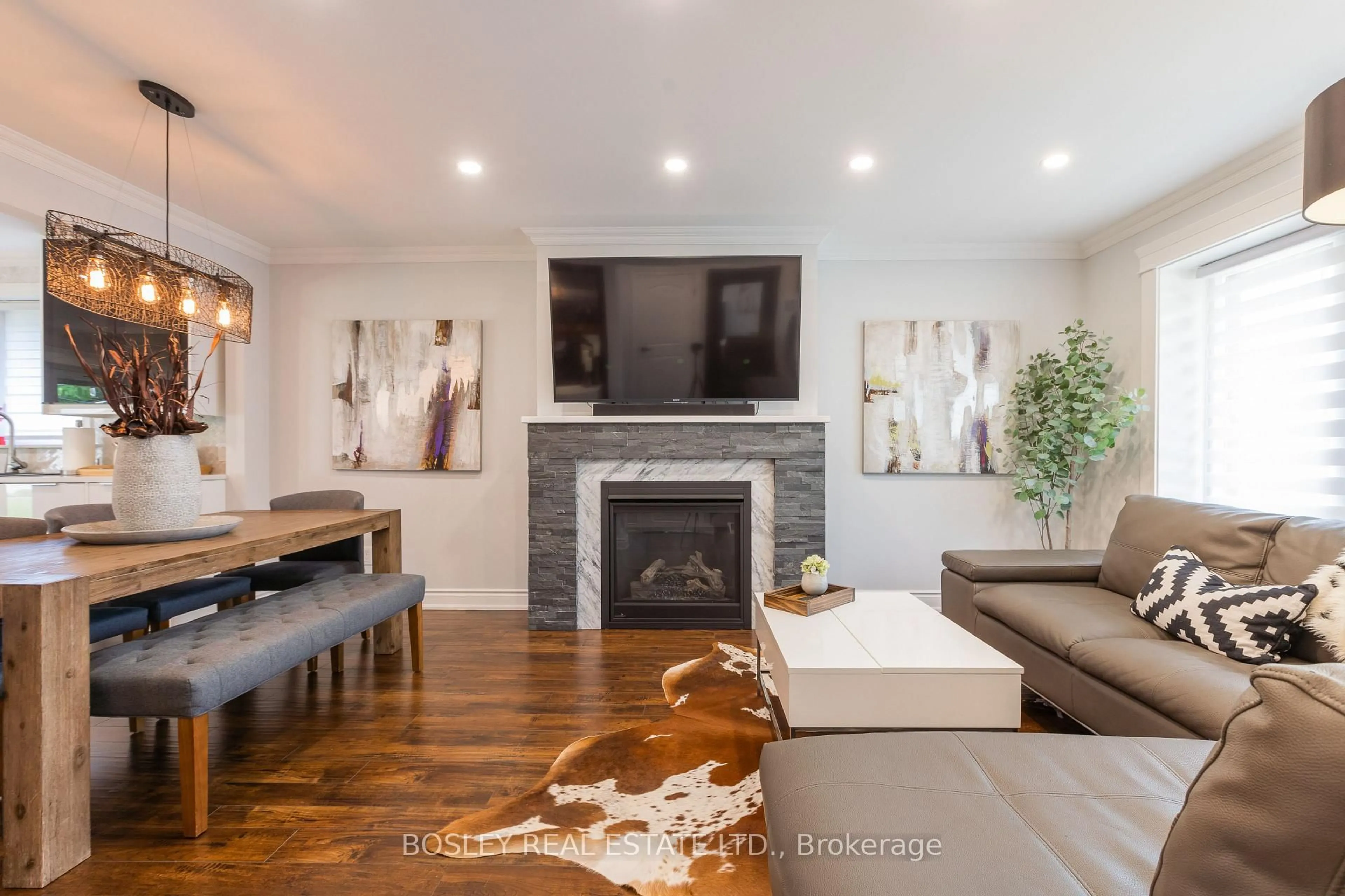 Living room with furniture, unknown for 15 Wareside Rd, Toronto Ontario M9C 3B1