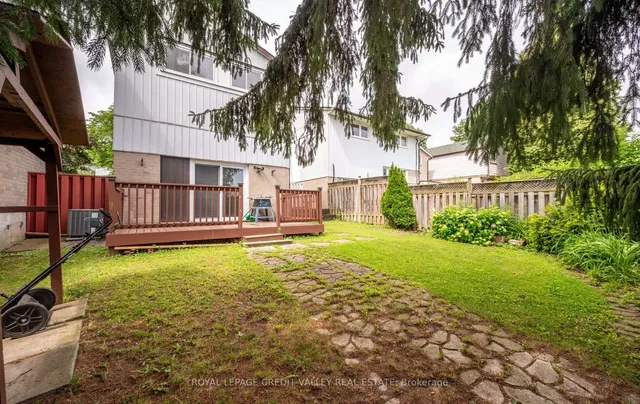 7 Hillpark Tr, Brampton 4