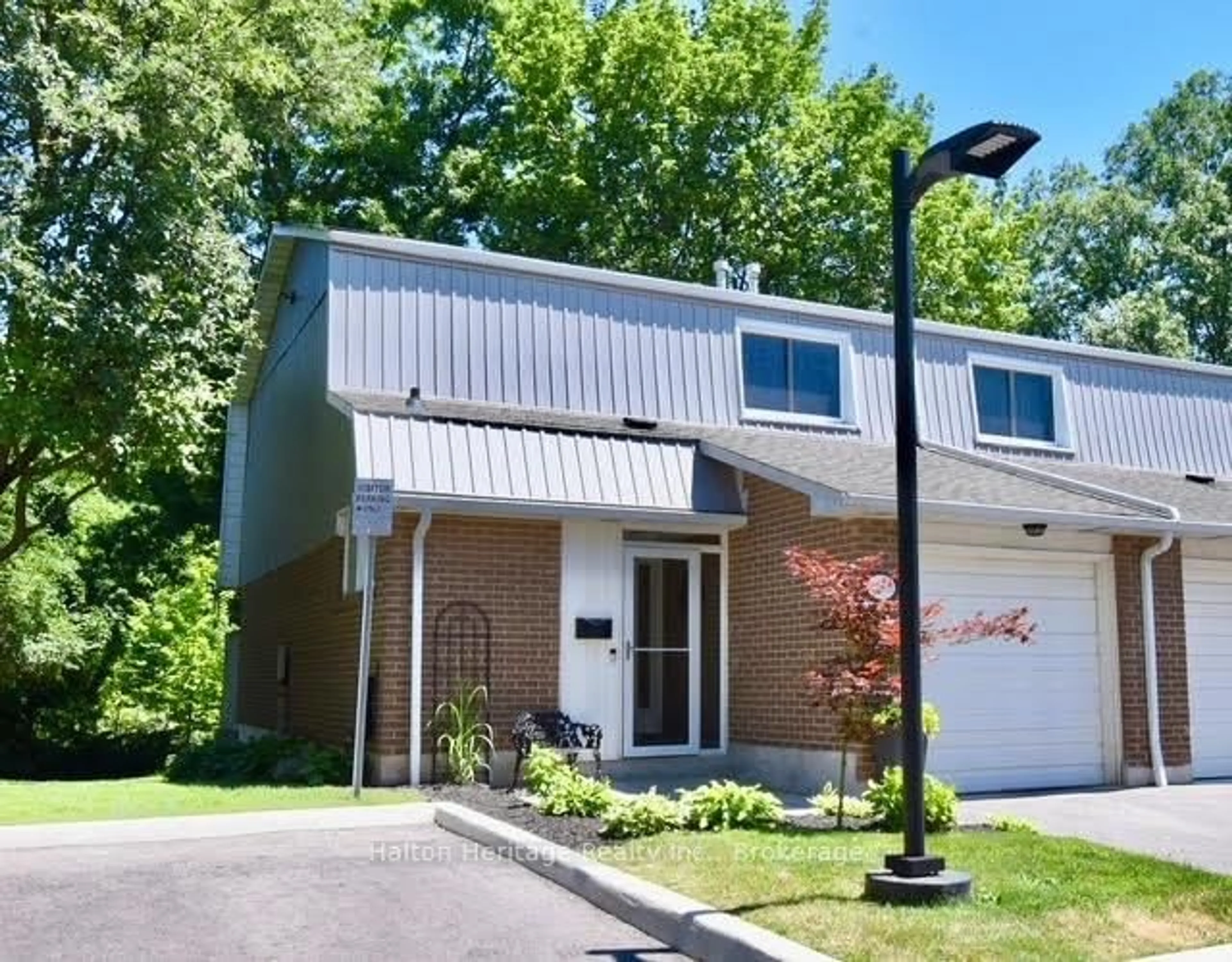 Home with vinyl exterior material, street for 459 Woodview Rd #8, Burlington Ontario L7N 2Z9
