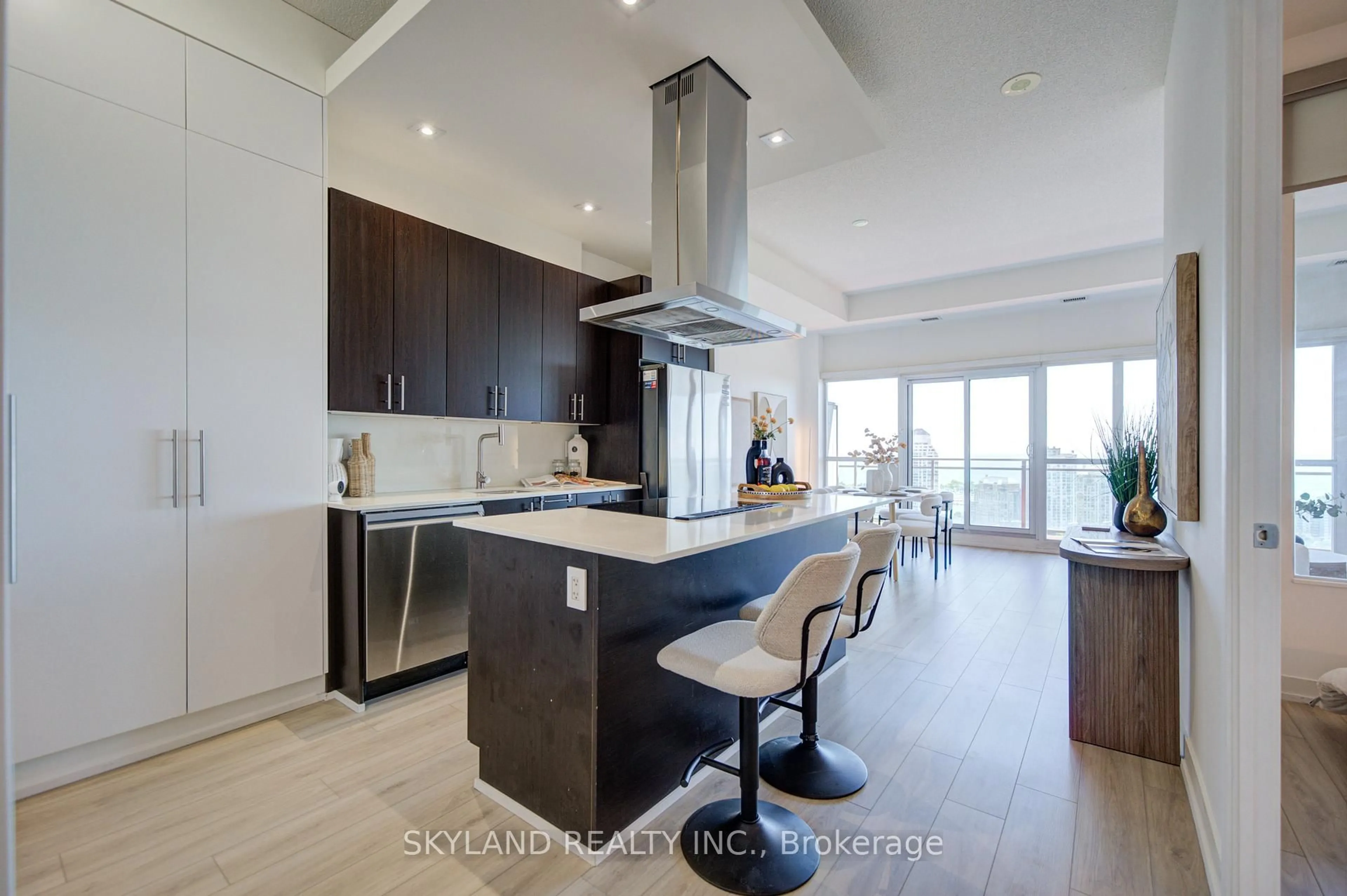 Contemporary kitchen, unknown for 165 Legion Rd #2528, Toronto Ontario M8Y 0B3