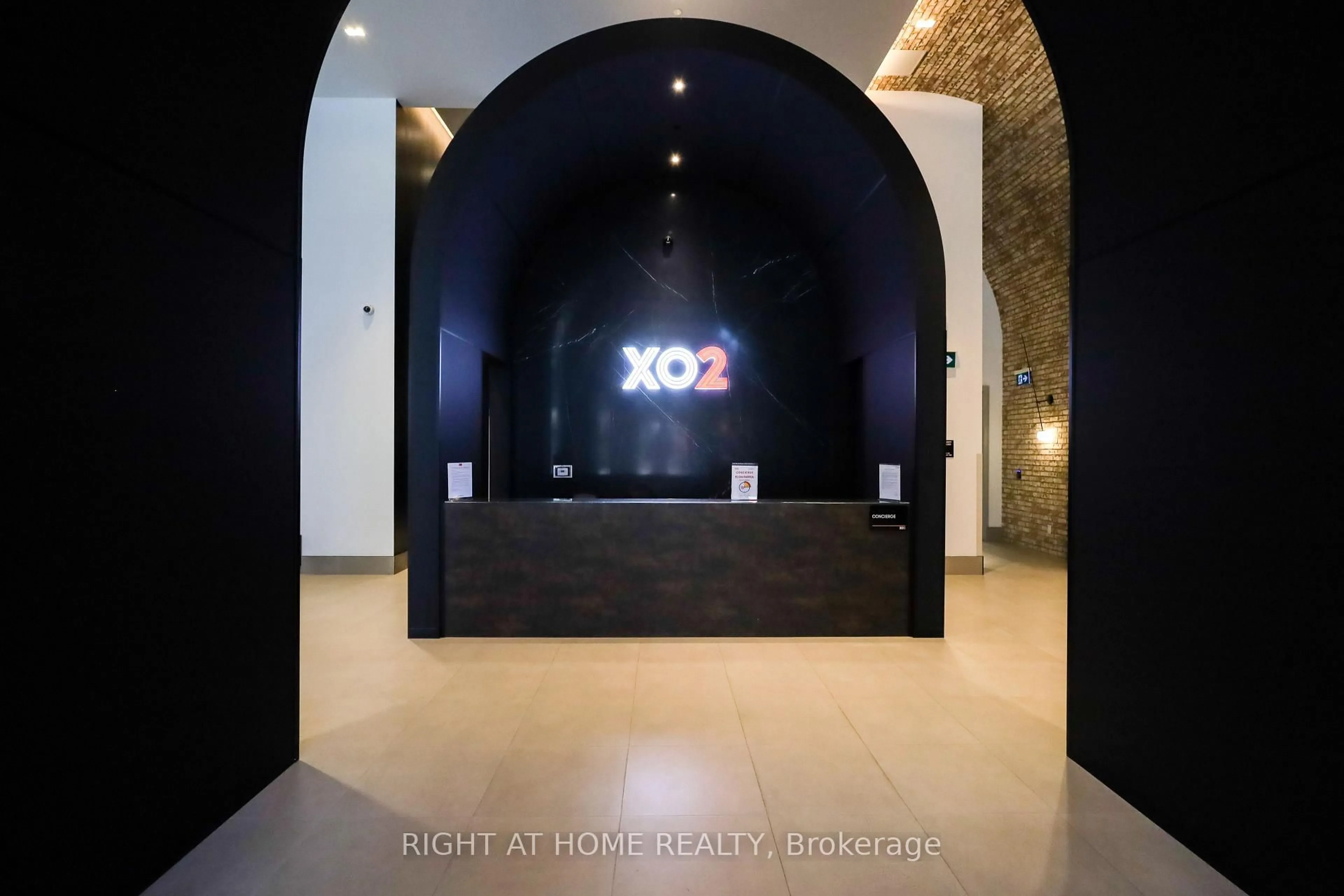 Indoor foyer for 285 Dufferin St #1209, Toronto Ontario M6K 1E6